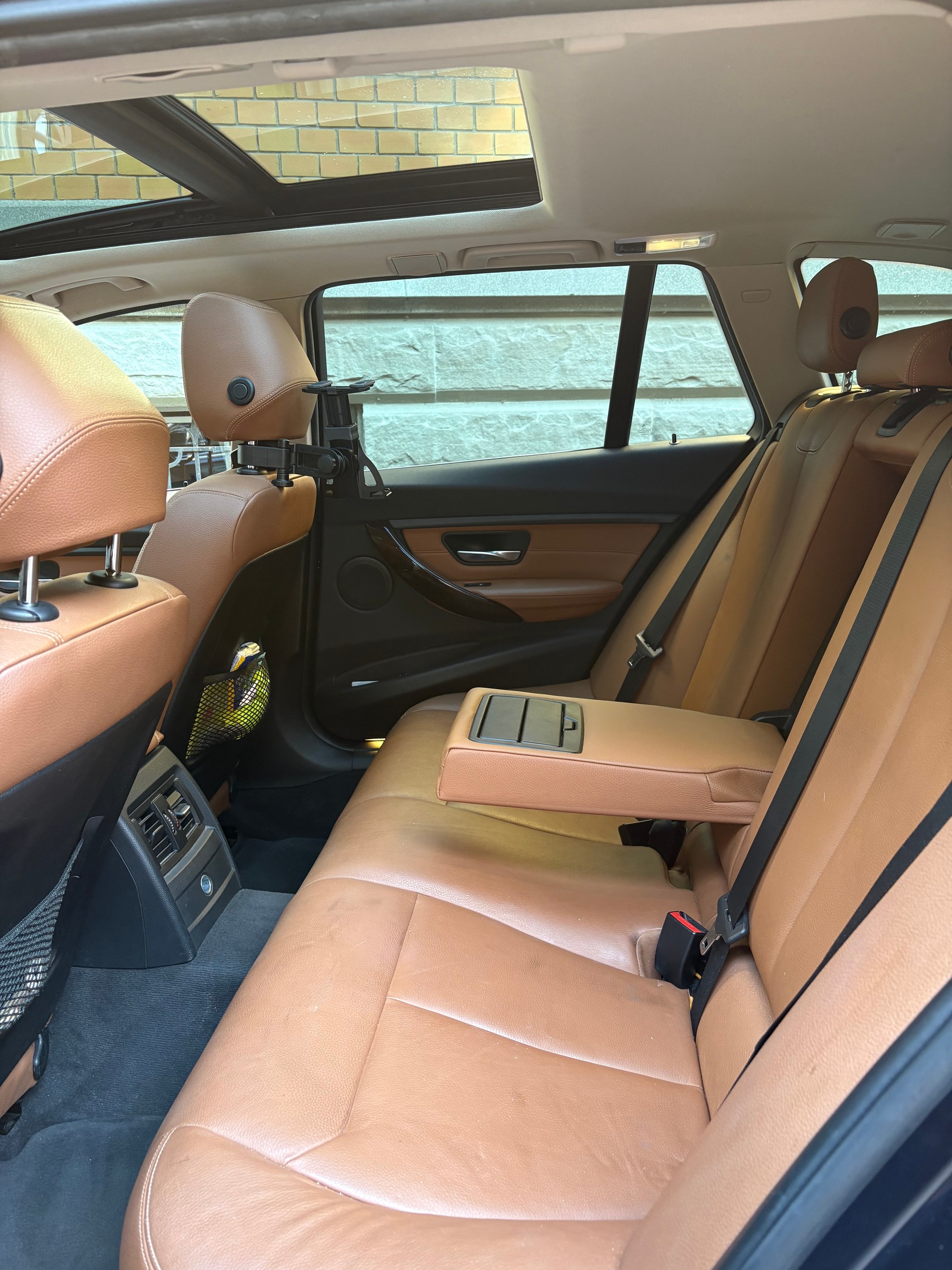 BMW 328i-image-1