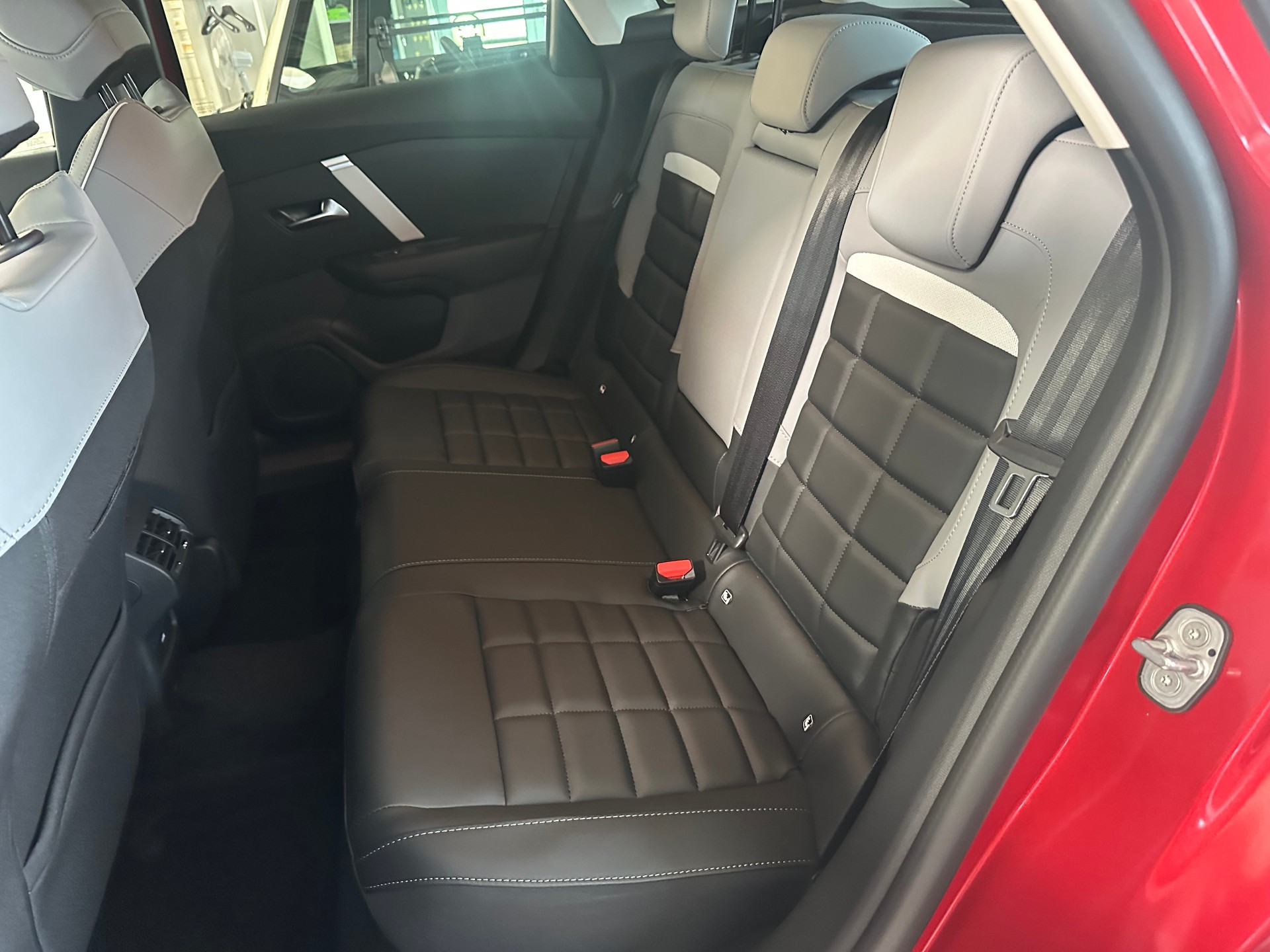 CITROEN C4 Hybrid 136 e-DCS6 Max-image-6