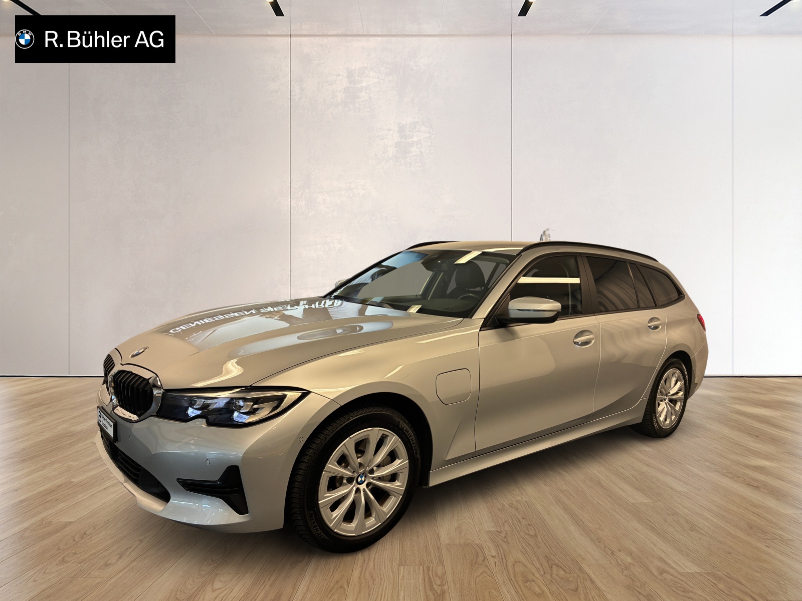 BMW 330e xDrive Touring