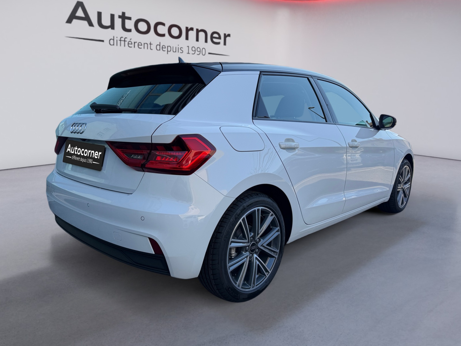 AUDI A1 Sportback 30 TFSI Attraction S-tronic-image-4