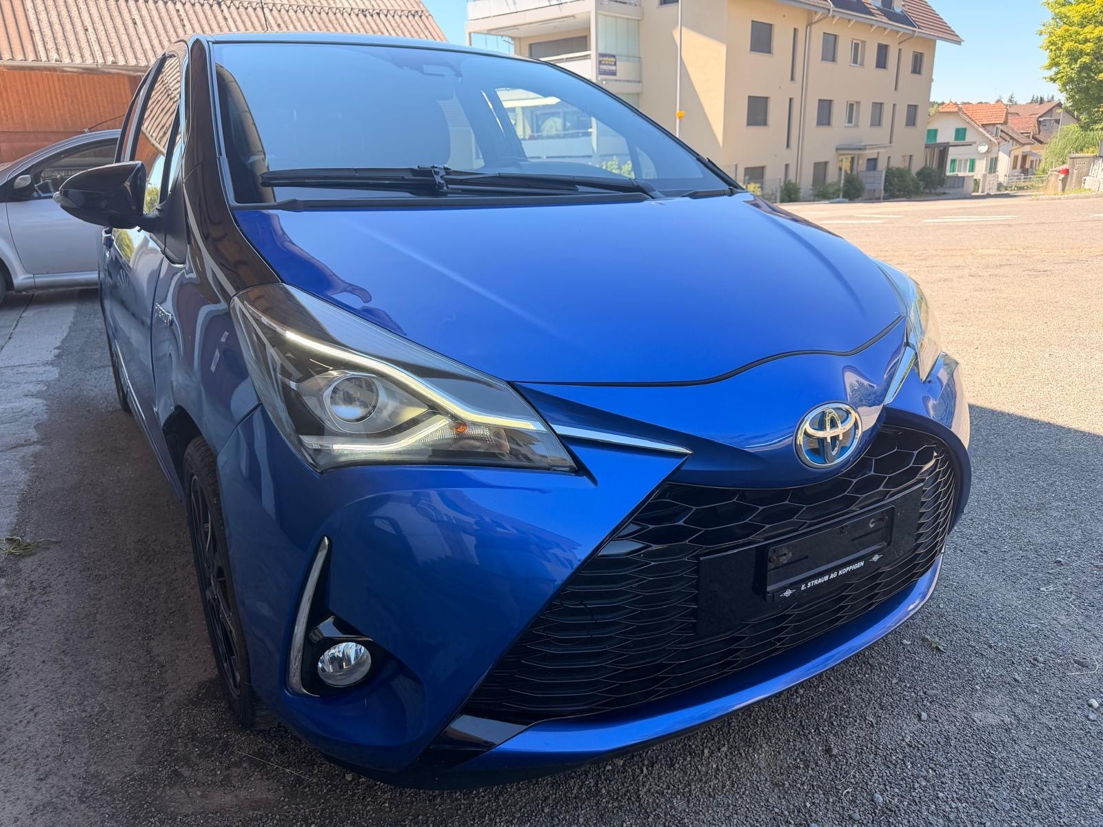 TOYOTA Yaris 1.5 VVT-i Hybrid Comfort e-CVT-image-1