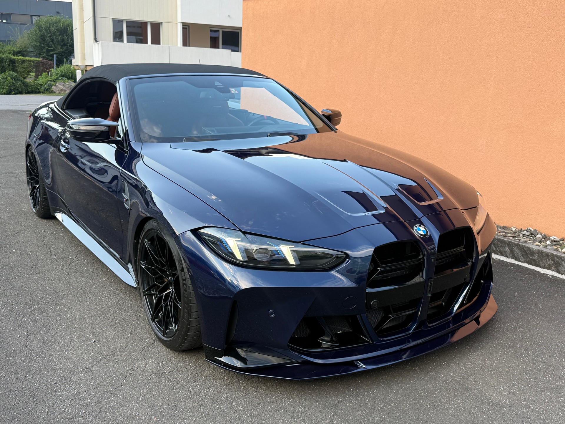 BMW M4 Cabrio Competition M xDrive-image-7