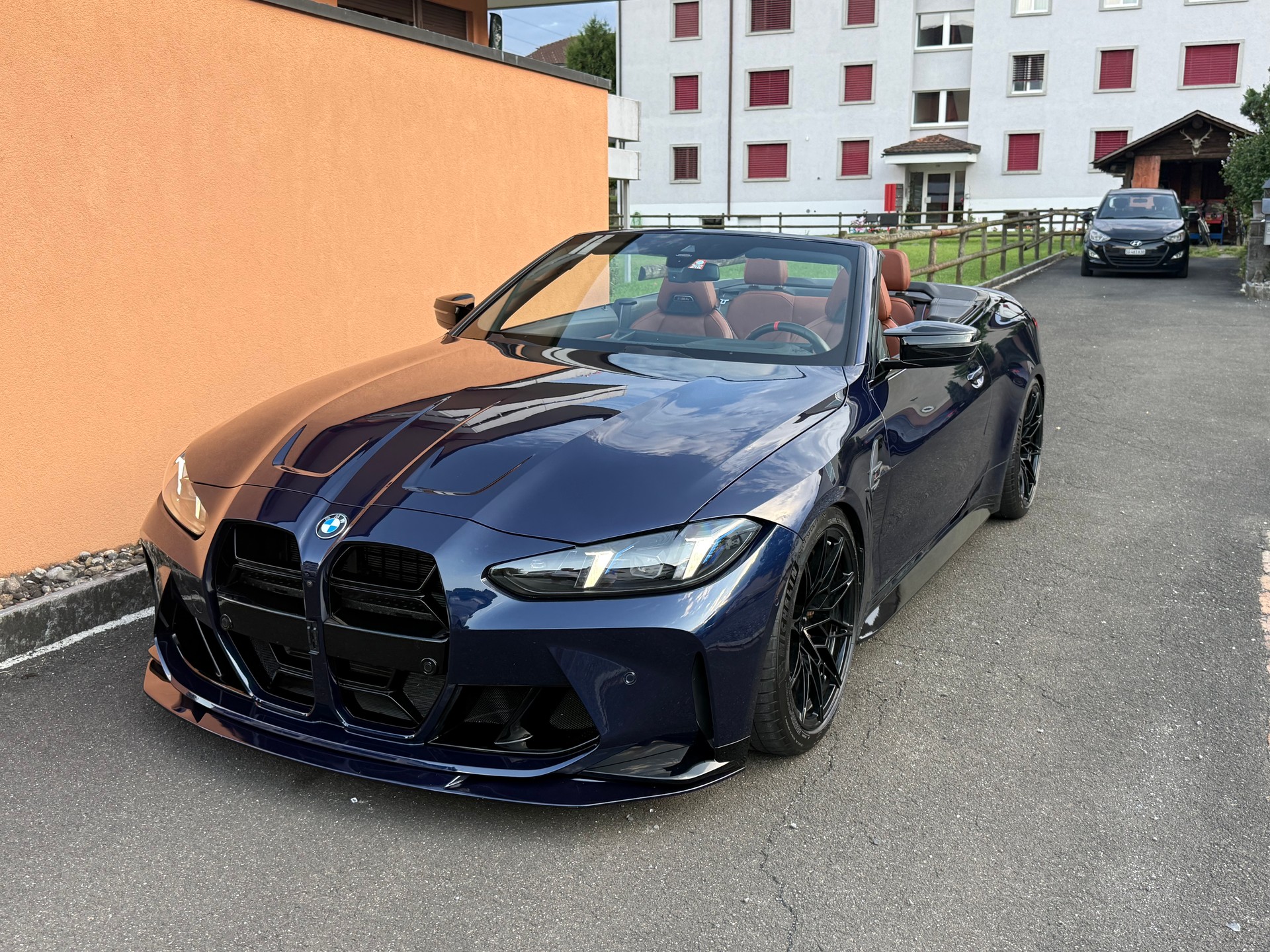 BMW M4 Cabrio Competition M xDrive-image-1