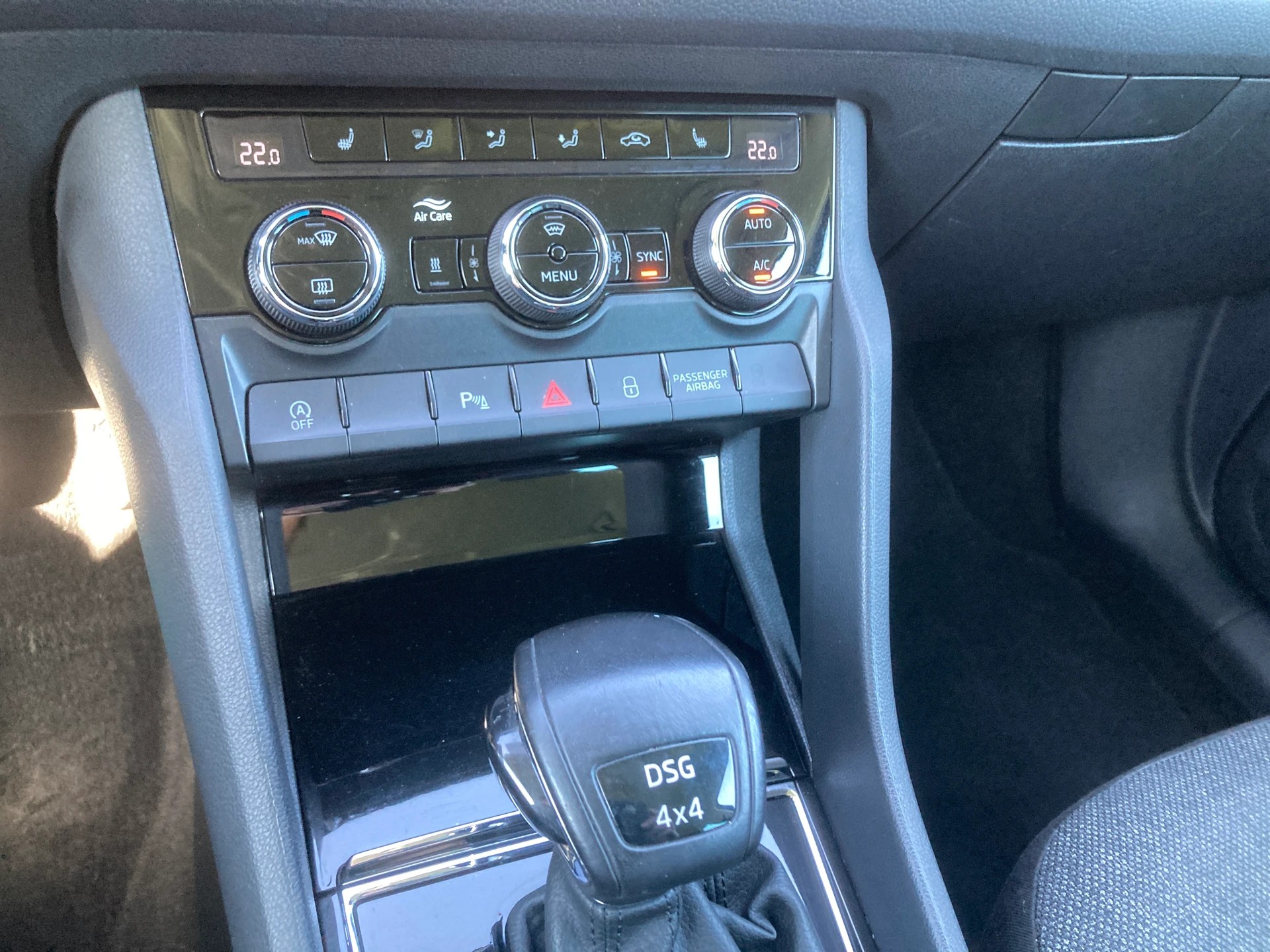 SKODA Kodiaq 2.0 TSI 4x4 Clever mit Anhängerkupplung + Standheizung-image-13