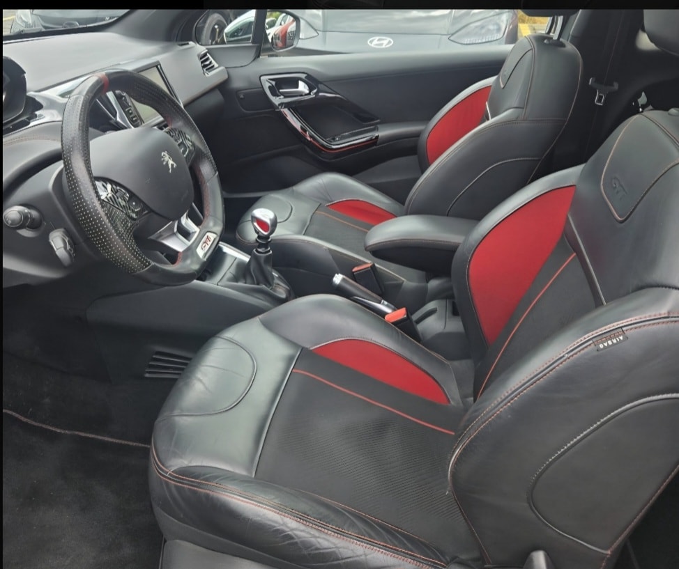 PEUGEOT 208 1.6 Turbo GTi Sport-image-2