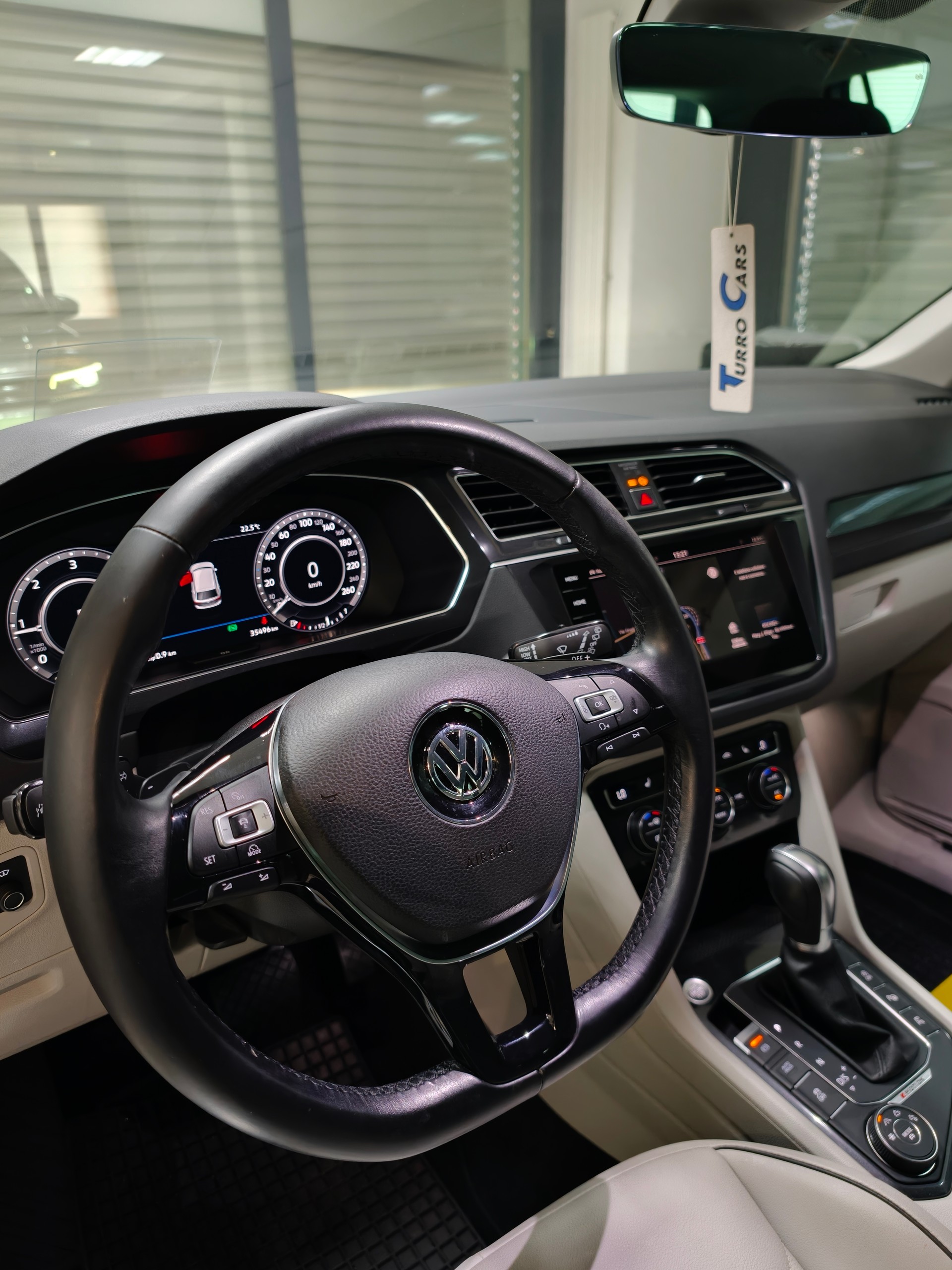 VW Tiguan 2.0 TDI R-Line DSG 4Motion-image-10