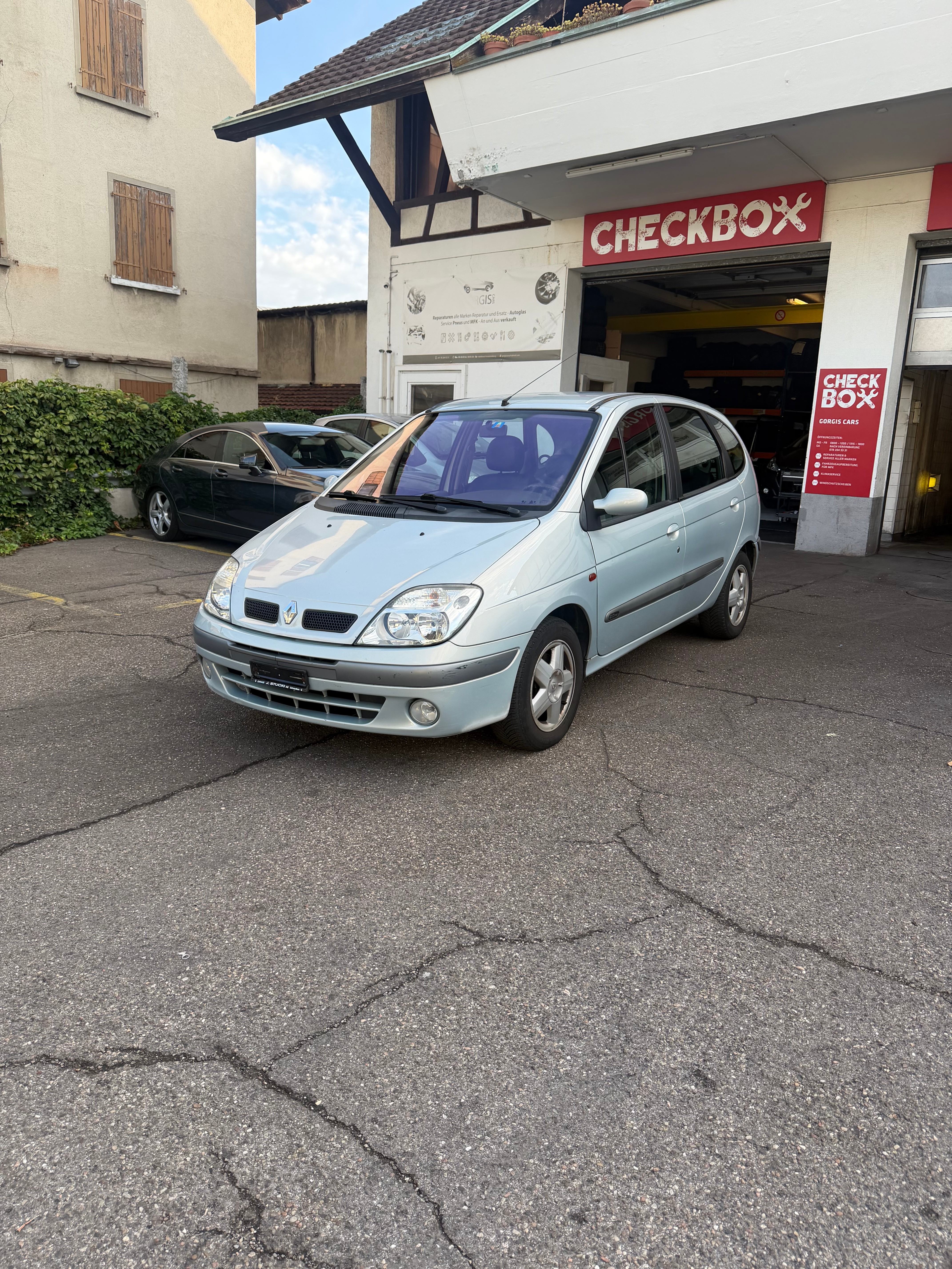 Car photo