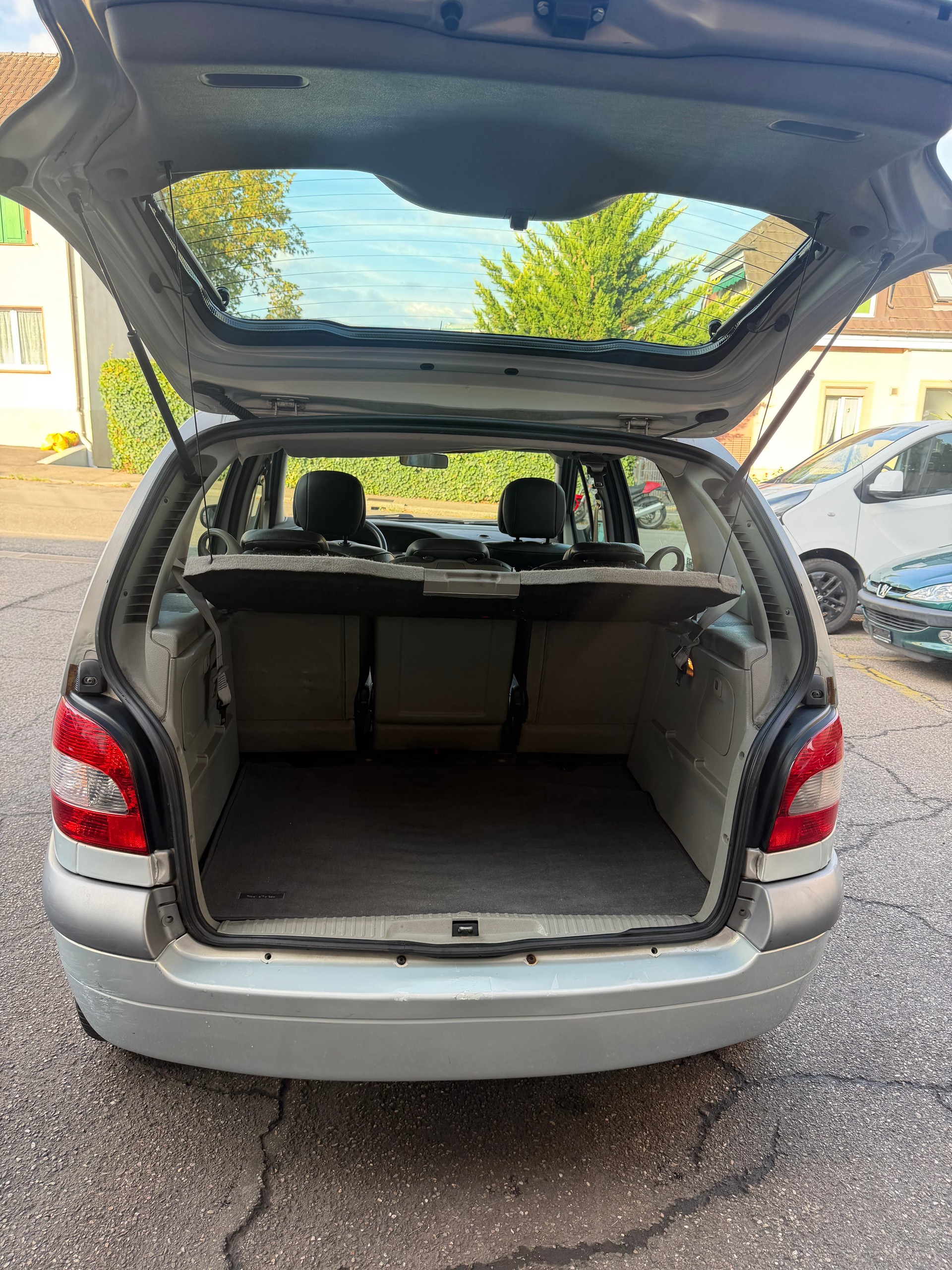 RENAULT Scénic 2.0 16V Fairway-image-12