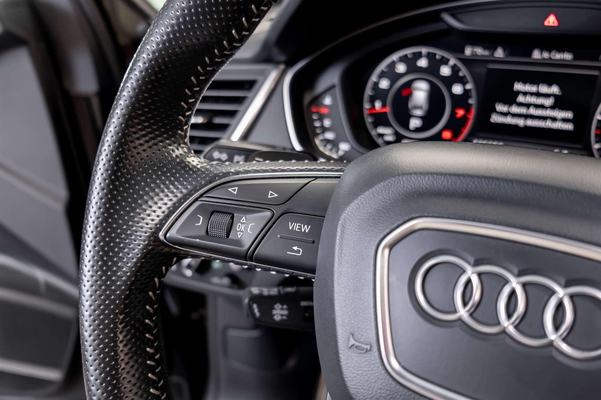 AUDI Q5 2.0 TFSI S-Line sport quattro S-tronic-image-9