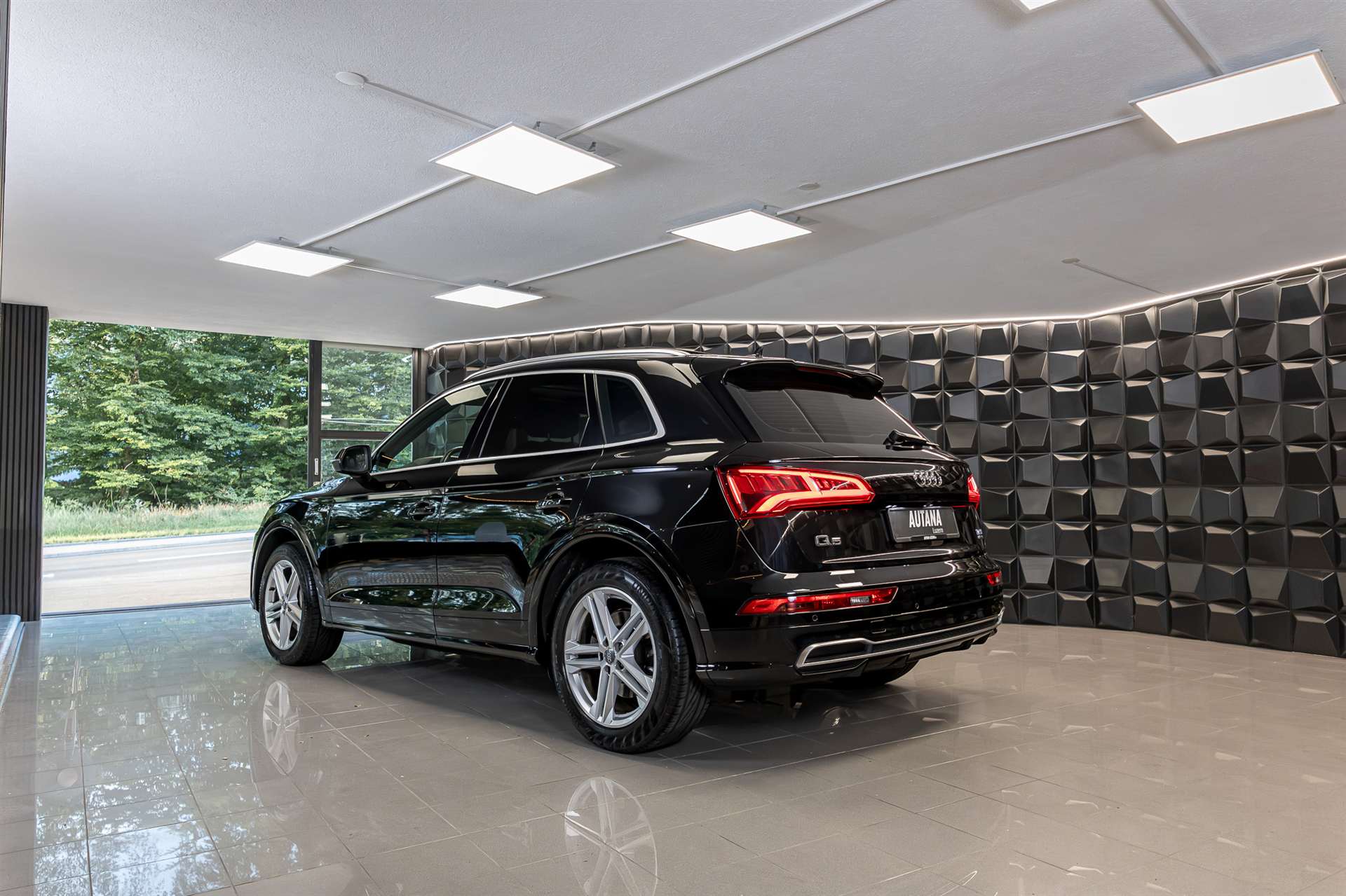 AUDI Q5 2.0 TFSI S-Line sport quattro S-tronic-image-2