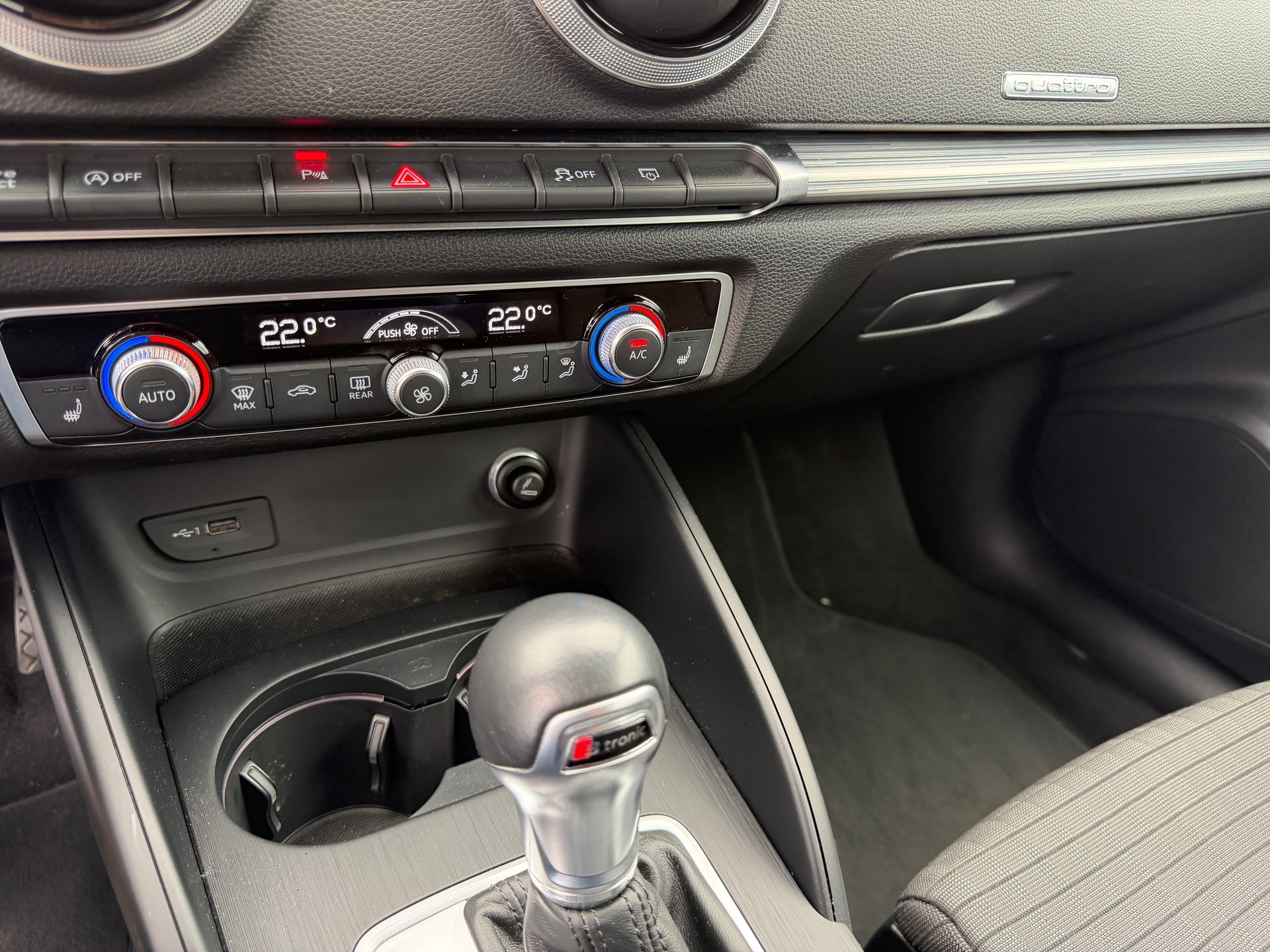 AUDI A3 Sportback 2.0 TDI Design S-tronic quattro-image-7