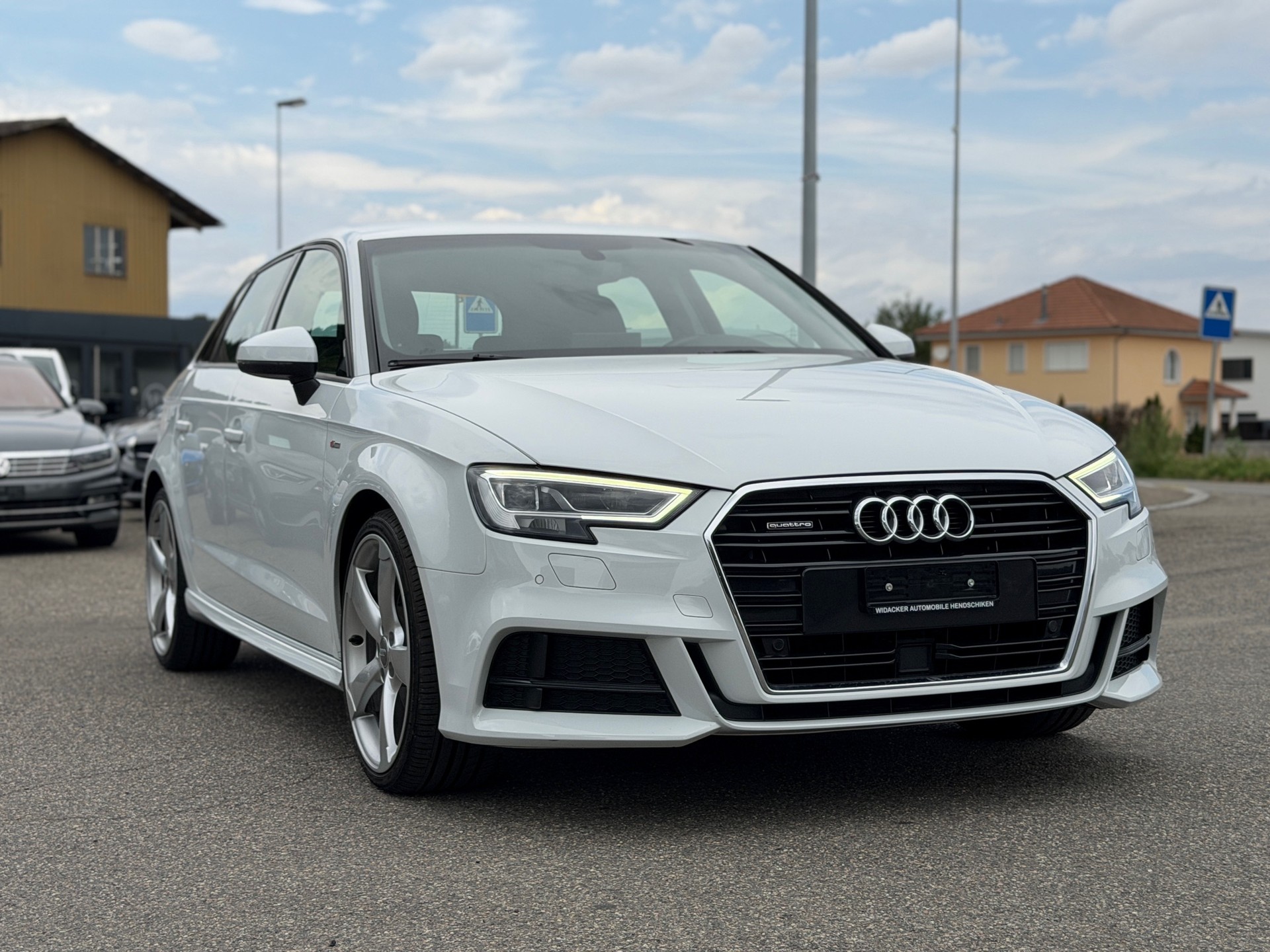 AUDI A3 Sportback 2.0 TDI Design S-tronic quattro-image-2