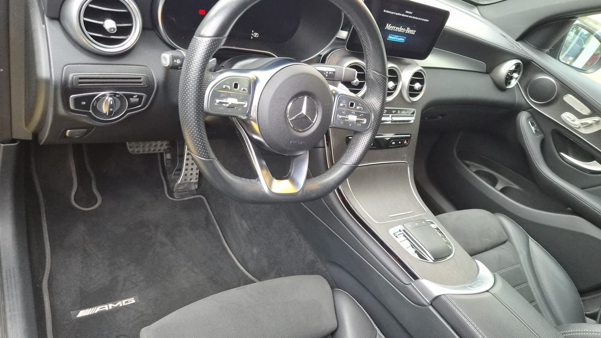 MERCEDES-BENZ GLC 300 e AMG Line 4m-image-4