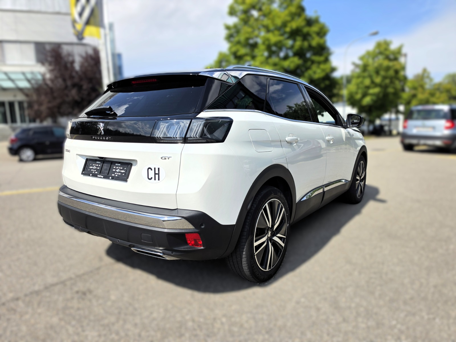 PEUGEOT 3008 1.5 BlueHDi GT Pack EAT8-image-4