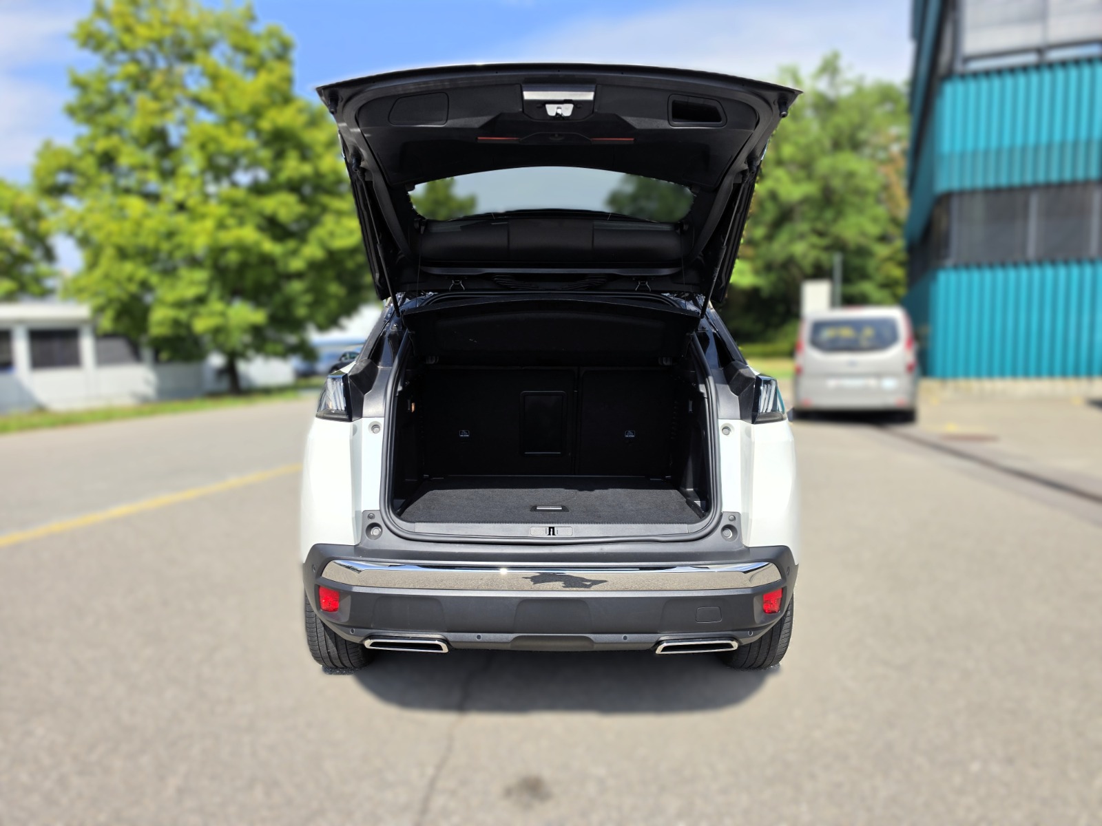 PEUGEOT 3008 1.5 BlueHDi GT Pack EAT8-image-16