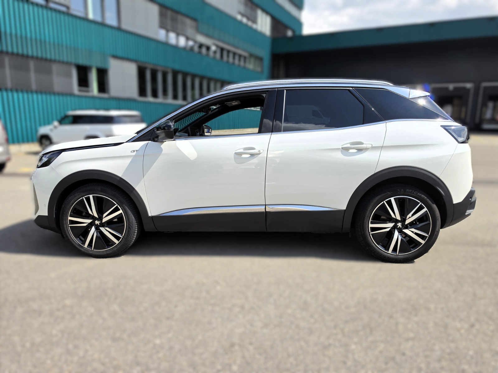 PEUGEOT 3008 1.5 BlueHDi GT Pack EAT8-image-1