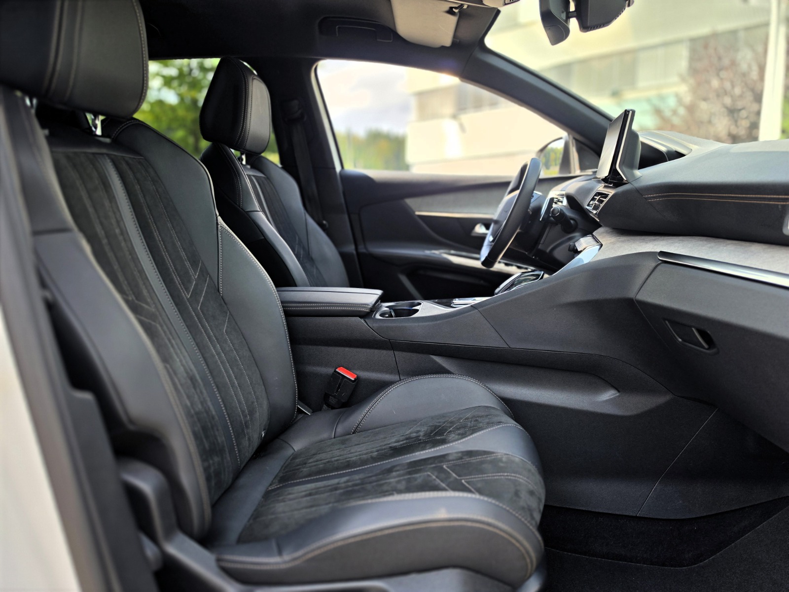 PEUGEOT 3008 1.5 BlueHDi GT Pack EAT8-image-14