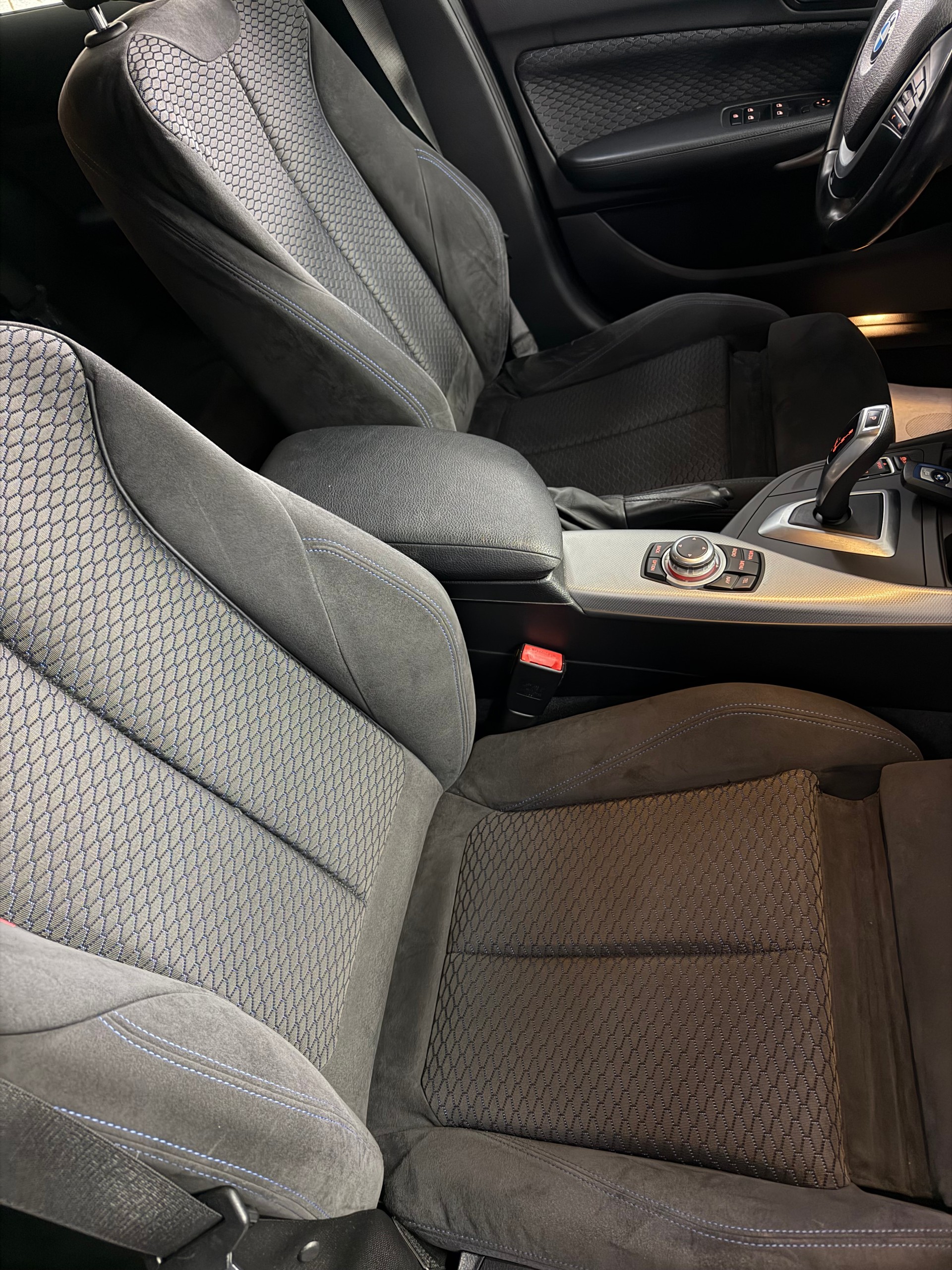 BMW 118i Sport Line Steptronic-image-4