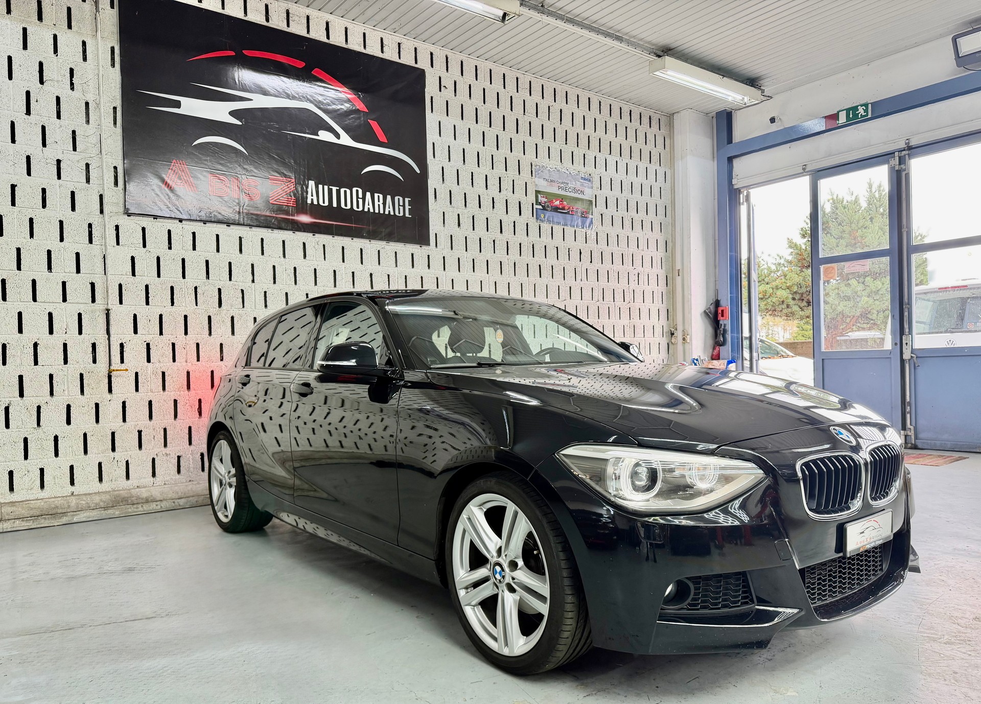 BMW 118i Sport Line Steptronic-image-2