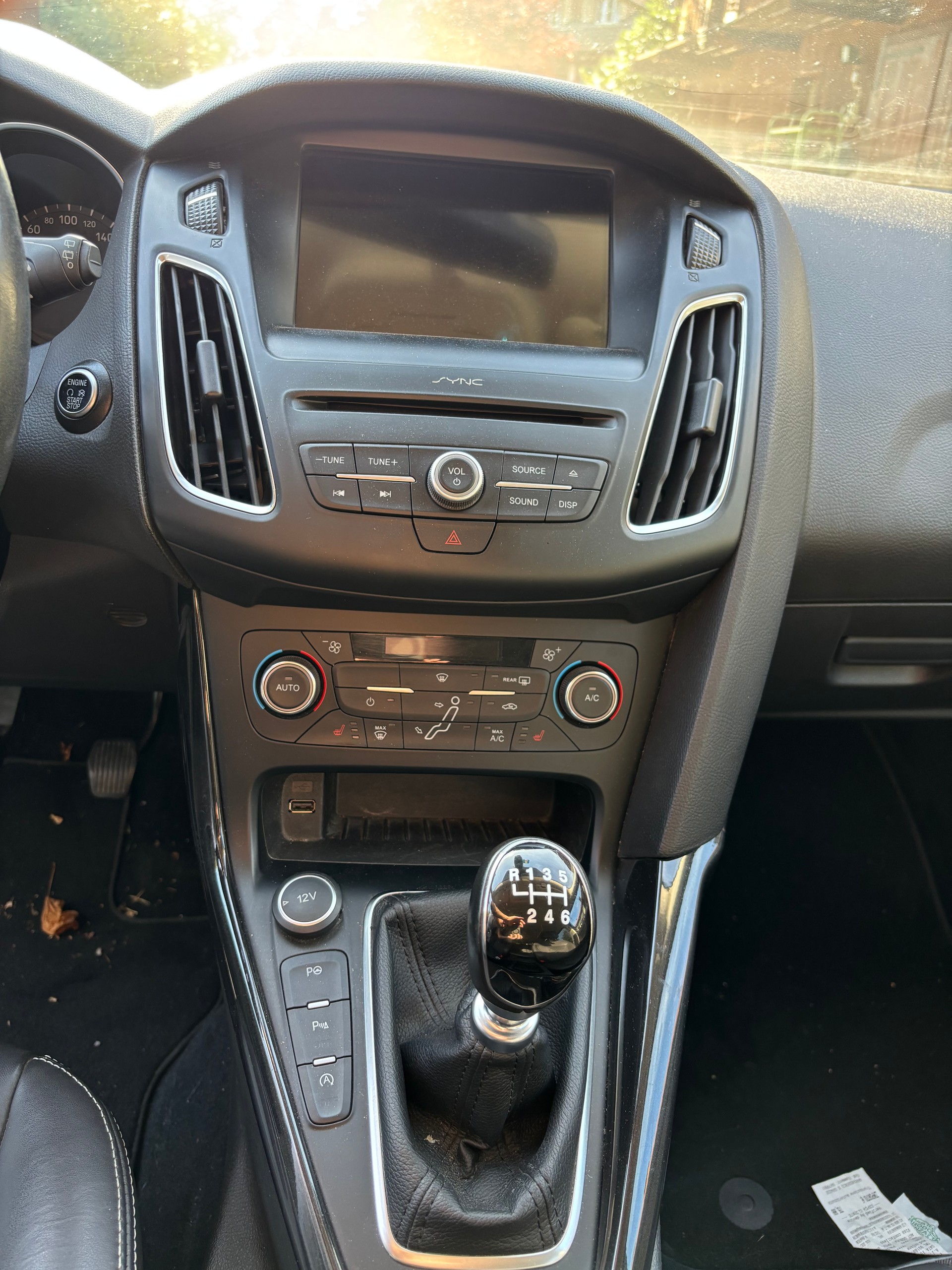 FORD Focus 1.5 SCTi Titanium-image-8