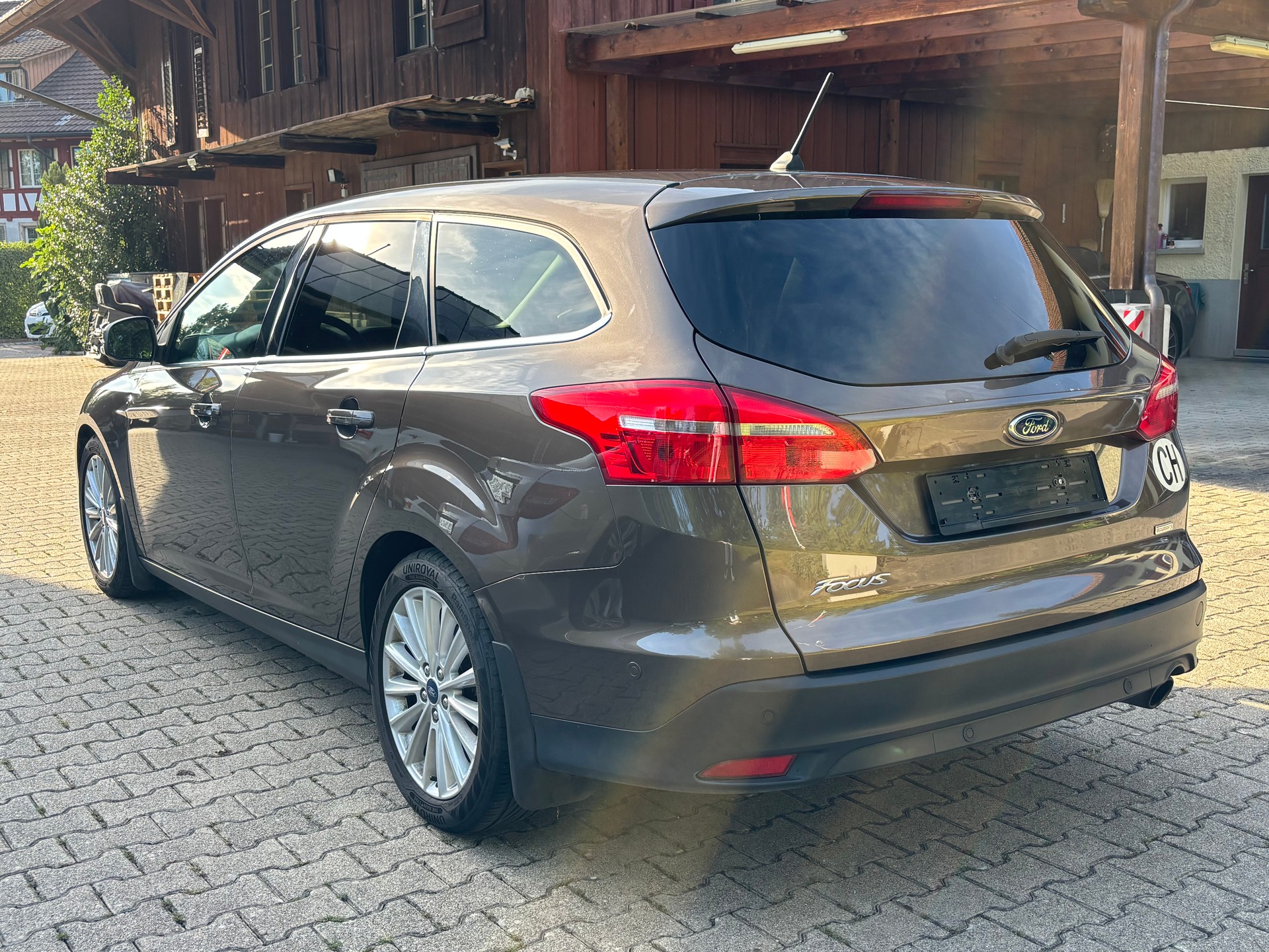 FORD Focus 1.5 SCTi Titanium-image-3