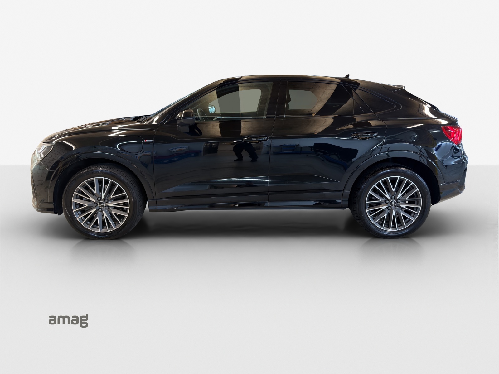 AUDI Q3 Sportback 45 TFSI e S line S-tronic-image-1