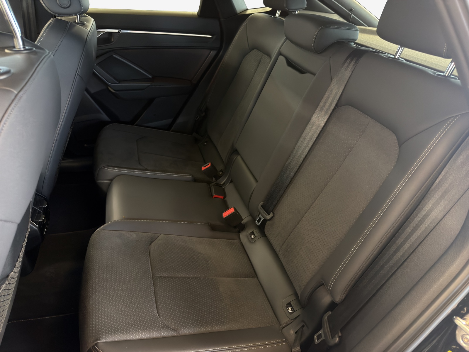 AUDI Q3 Sportback 45 TFSI e S line S-tronic-image-11