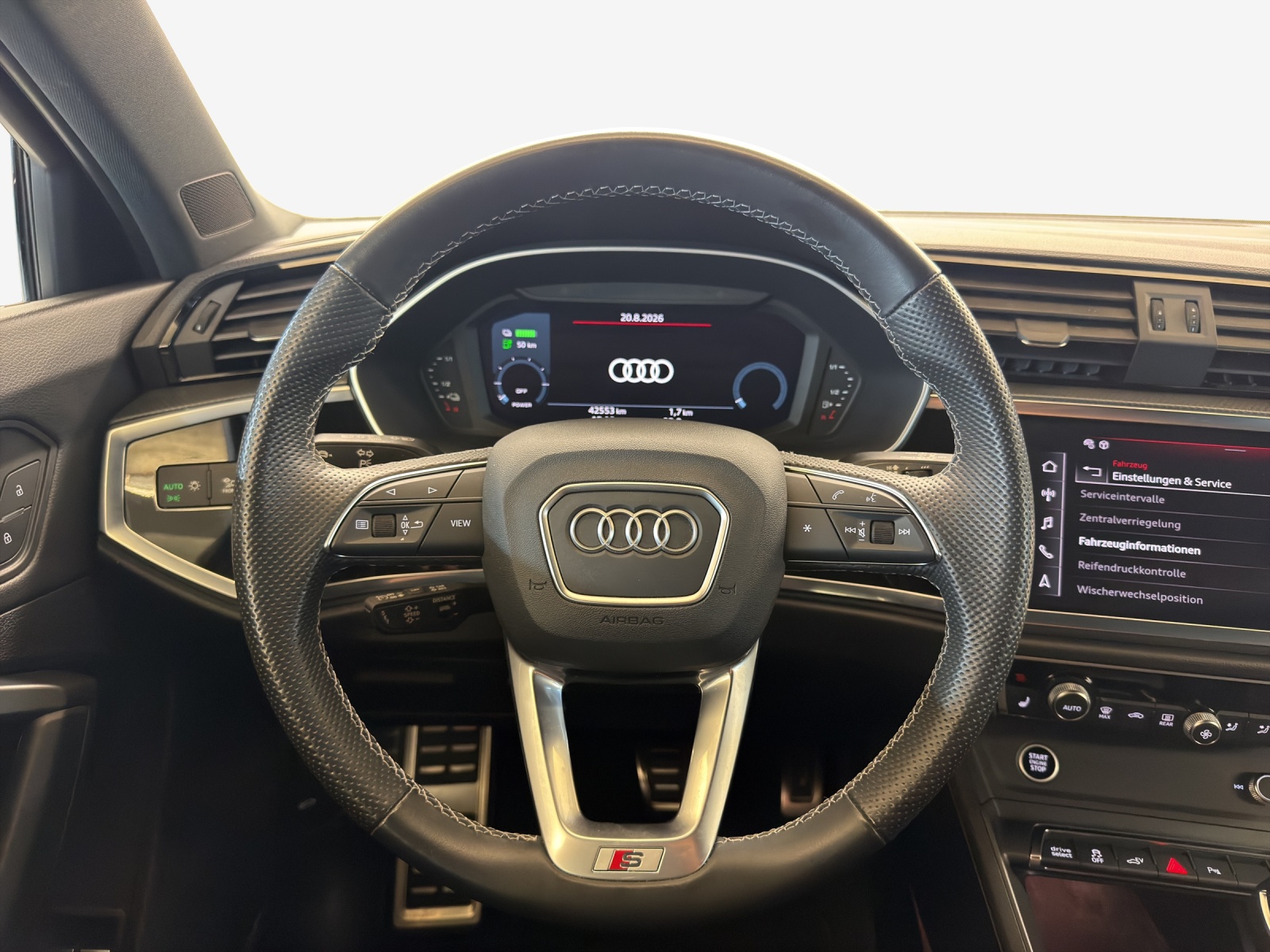 AUDI Q3 Sportback 45 TFSI e S line S-tronic-image-9