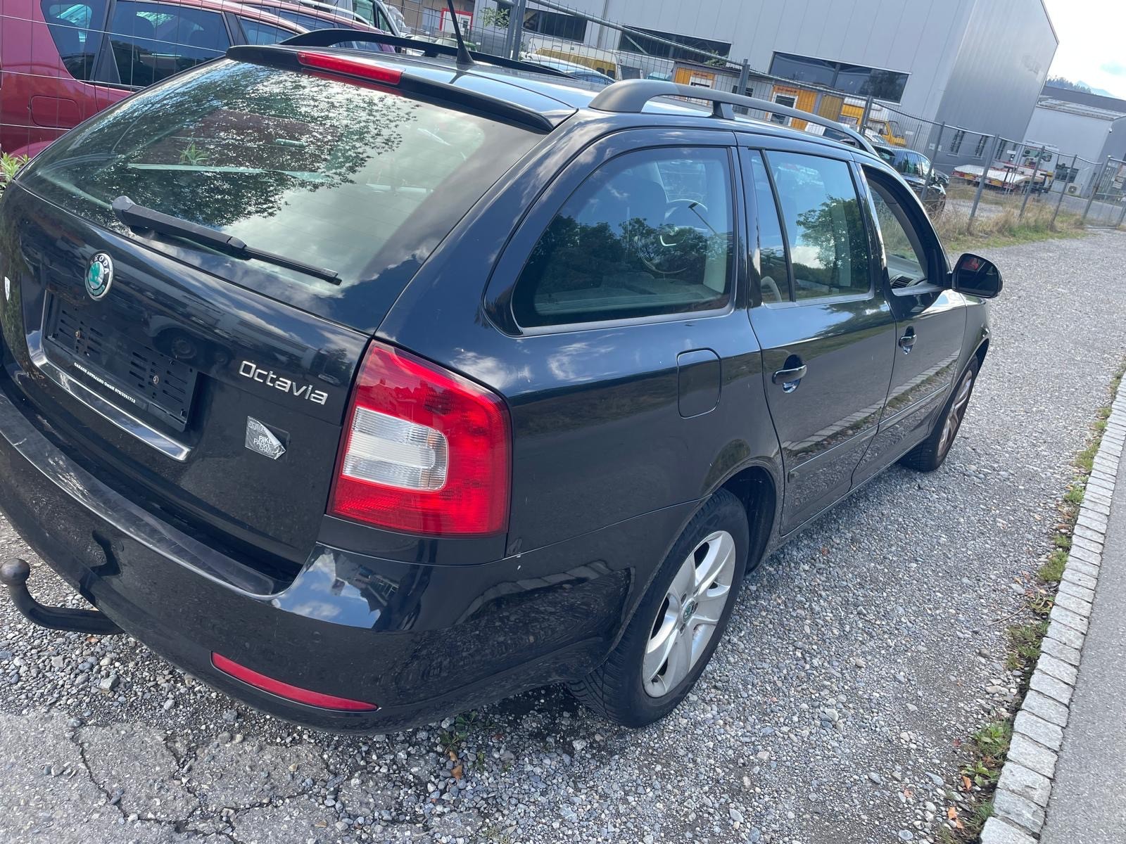 SKODA Octavia Combi 1.8 TSI Stöckli 4x4-image-5