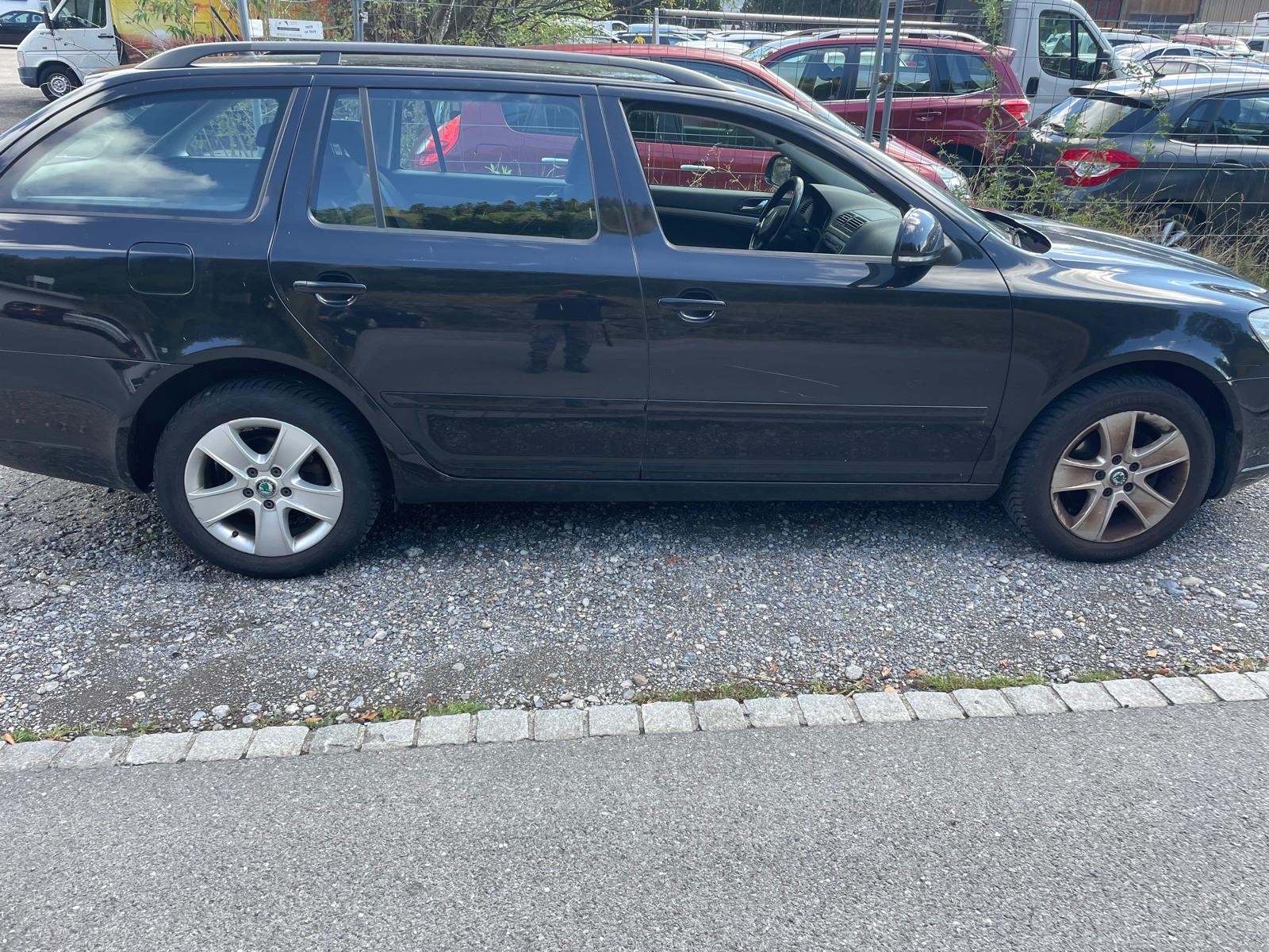SKODA Octavia Combi 1.8 TSI Stöckli 4x4-image-4