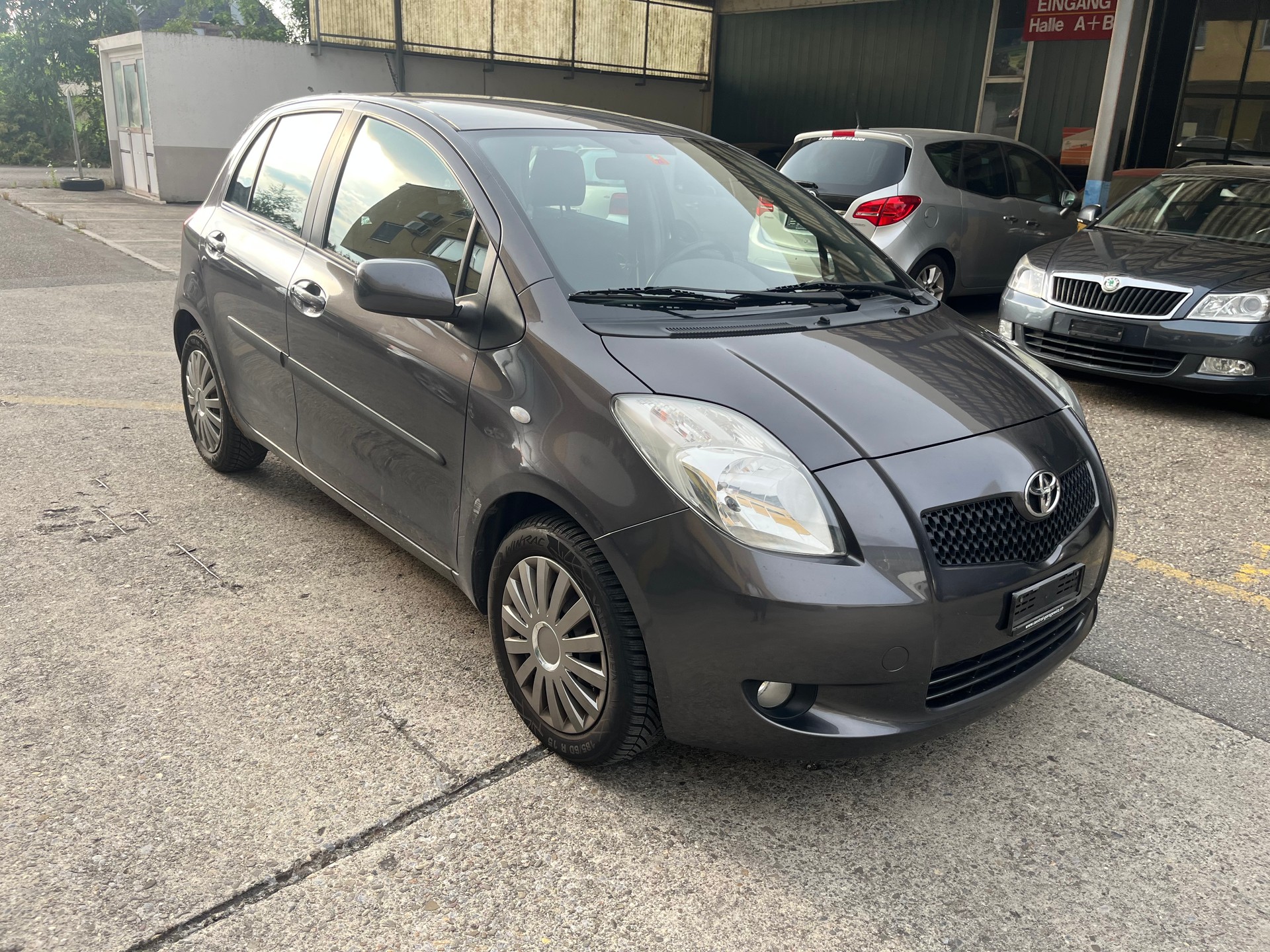 TOYOTA Yaris 1.3 Linea Luna-image-0