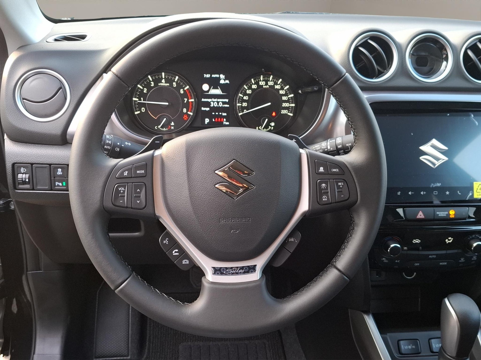 SUZUKI Vitara 1.4 T Piz Sulai Hybrid 4x4-image-6