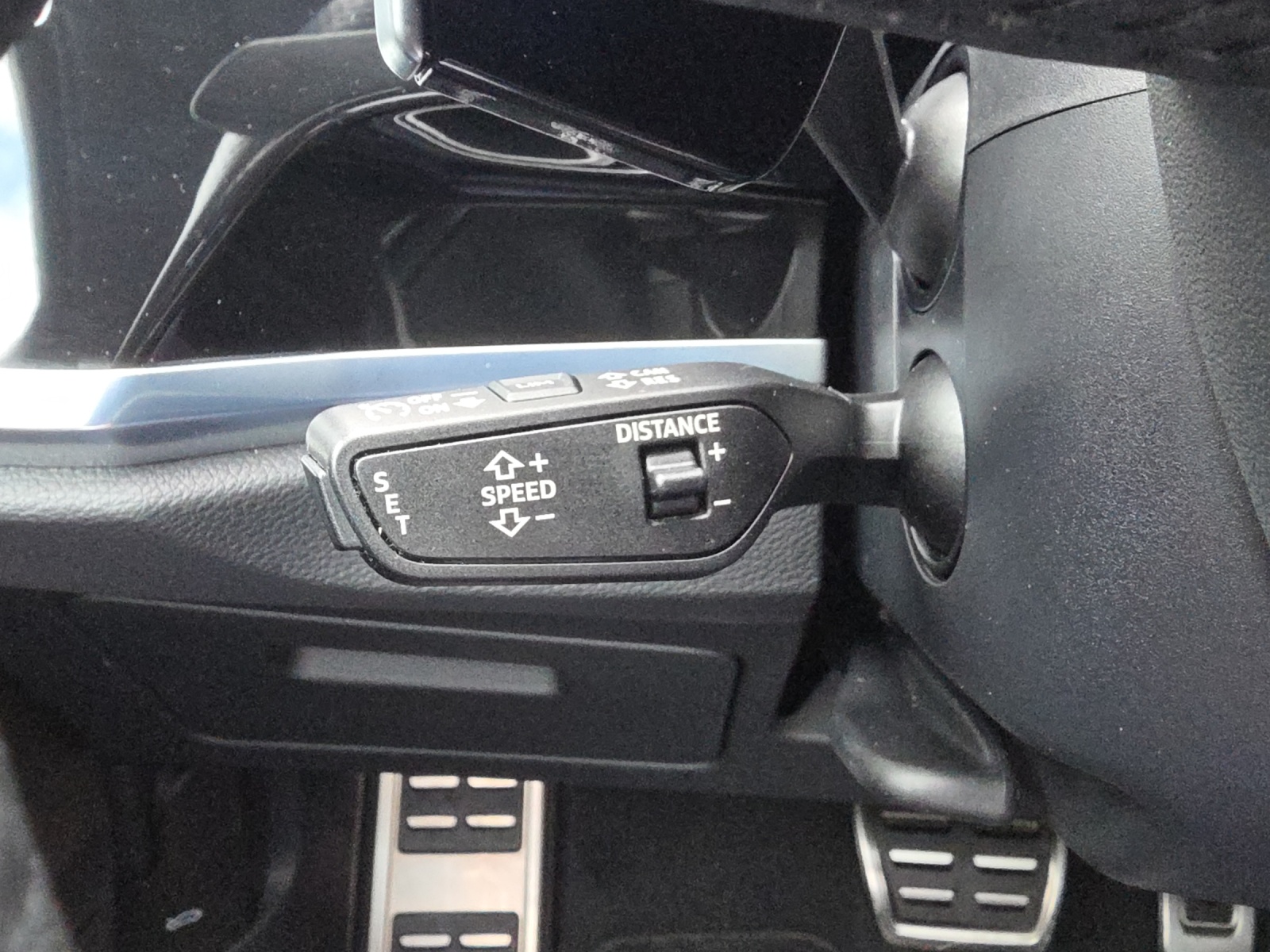 AUDI RS Q3 Sportback quattro S tronic-image-13