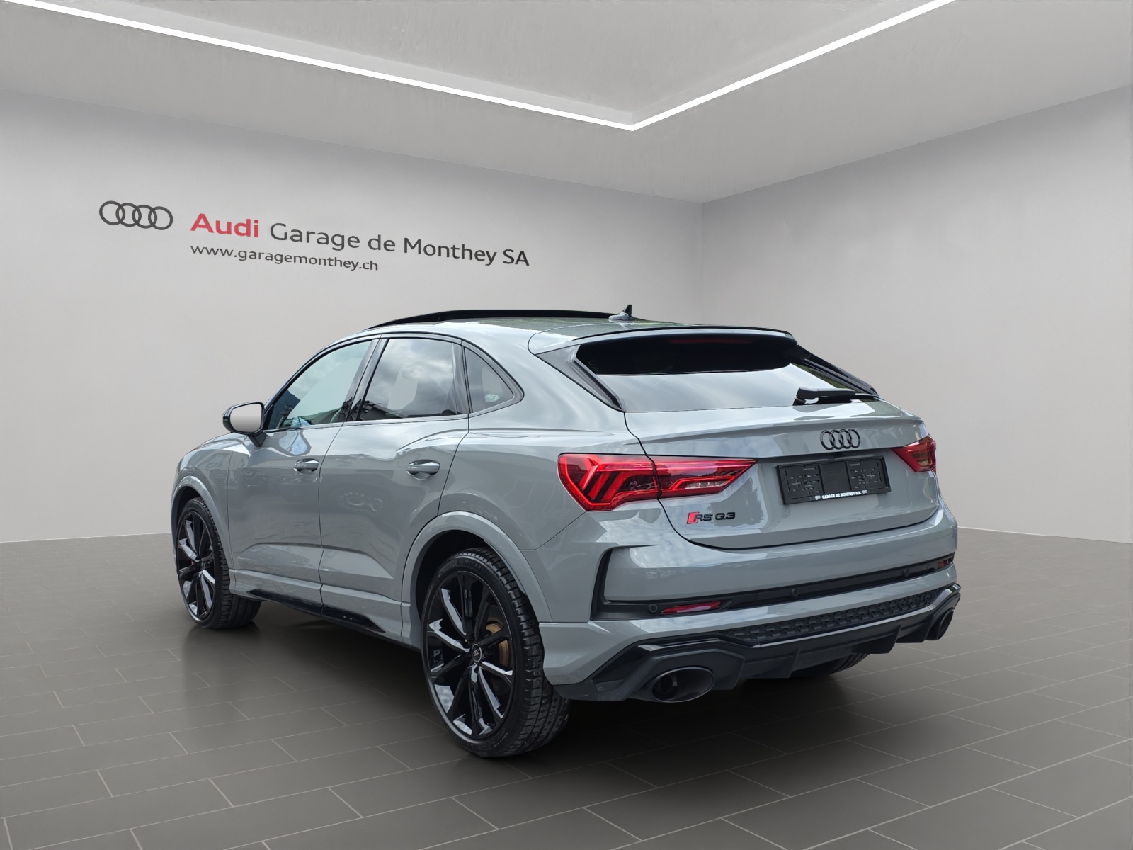AUDI RS Q3 Sportback quattro S tronic-image-5
