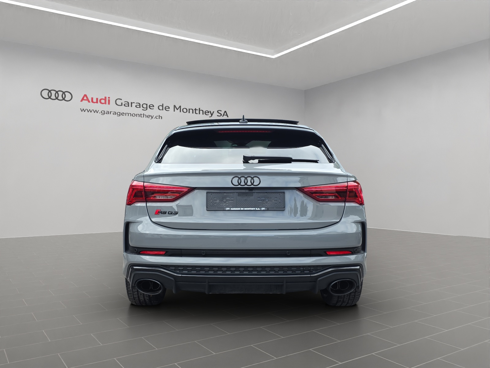 AUDI RS Q3 Sportback quattro S tronic-image-4