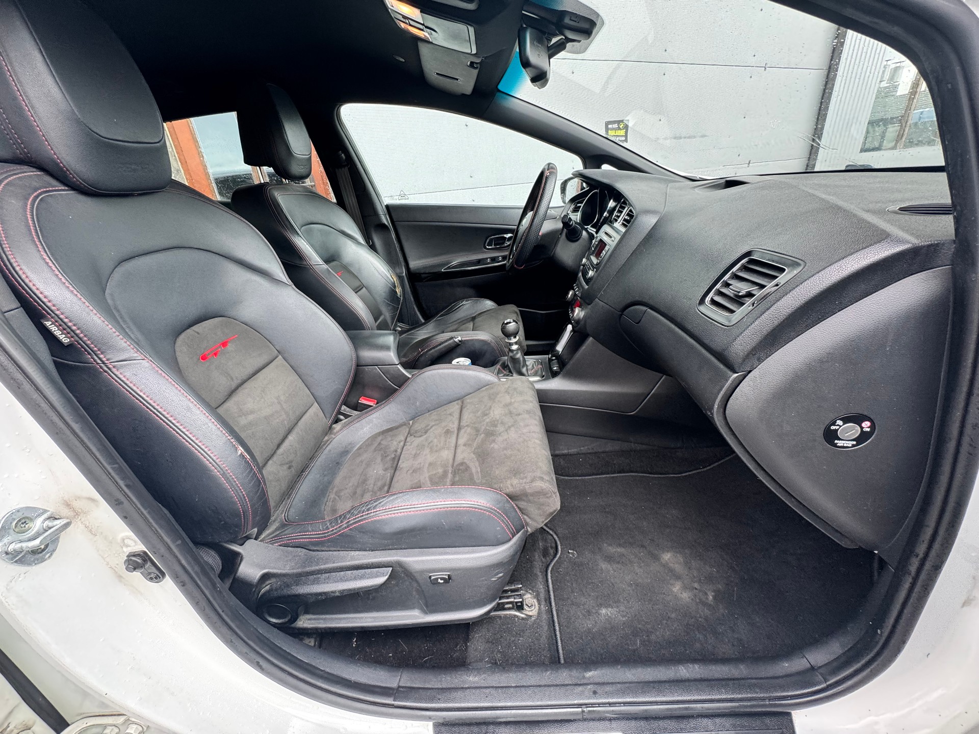 KIA Cee'd 1.6 GDi Turbo GT-image-9