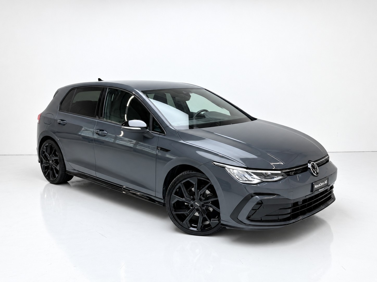VW Golf 1.5 eTSI mHEV R-Line Sport-image-8