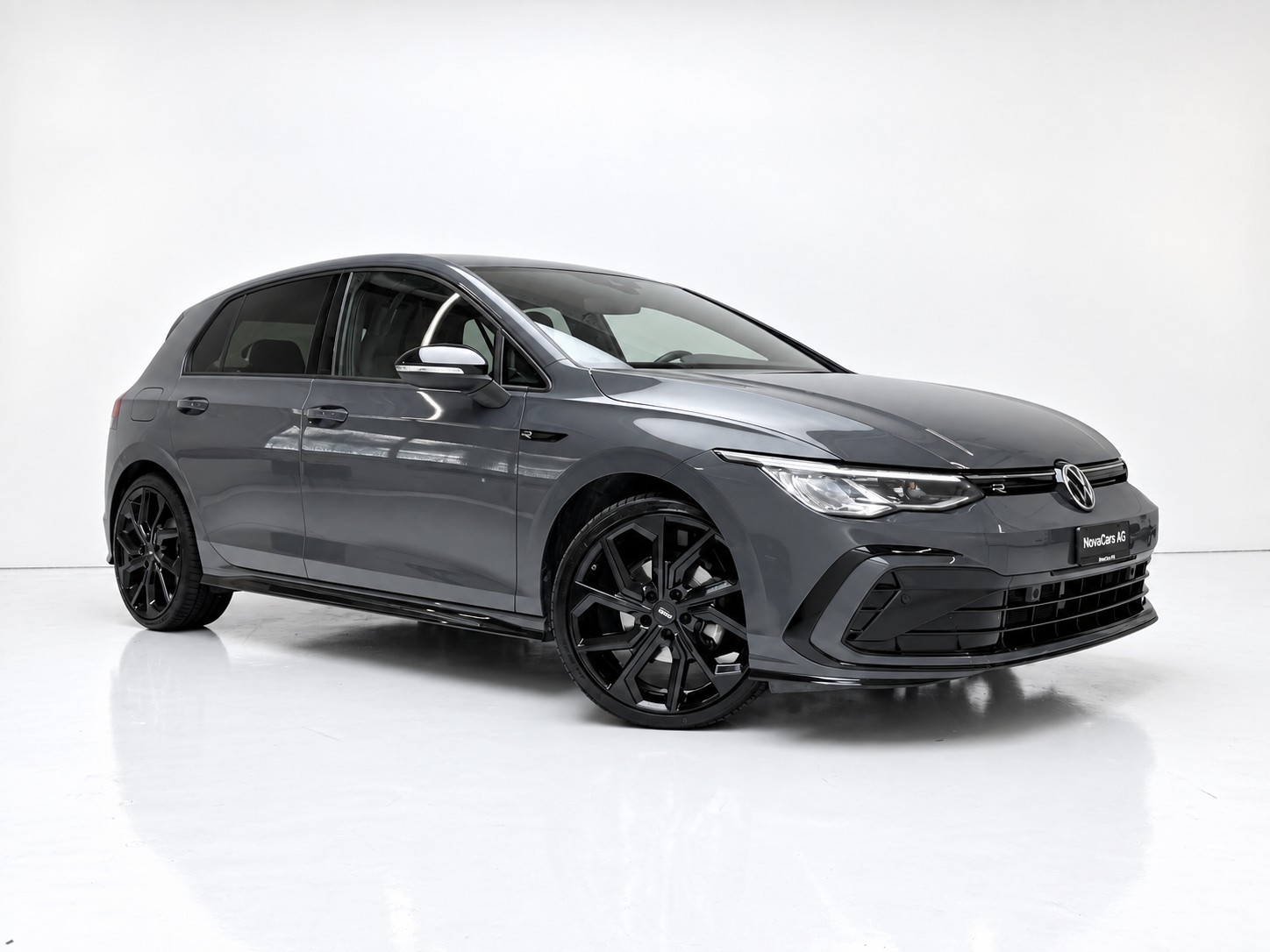 VW Golf 1.5 eTSI mHEV R-Line Sport-image-9
