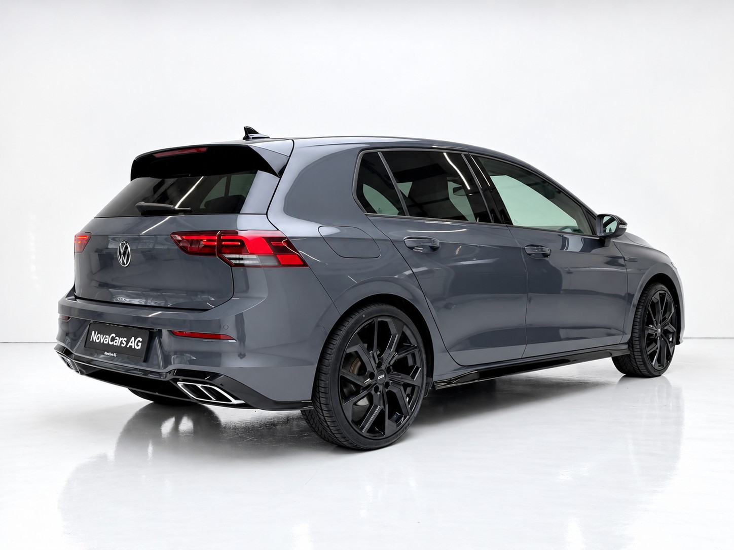 VW Golf 1.5 eTSI mHEV R-Line Sport-image-6