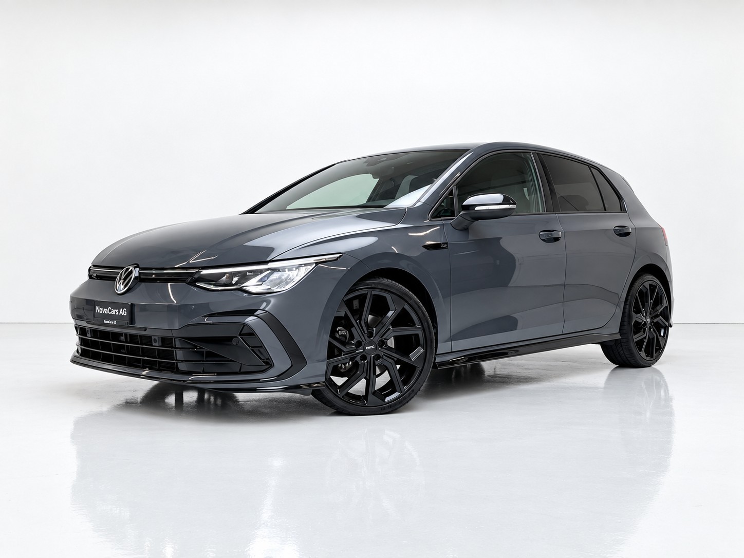 VW Golf 1.5 eTSI mHEV ACT R-Line DSG-showroom-element-1