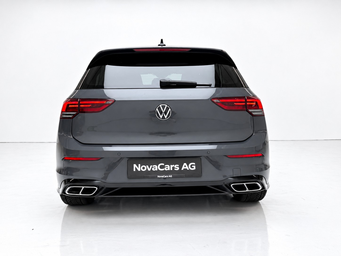 VW Golf 1.5 eTSI mHEV R-Line Sport-image-5