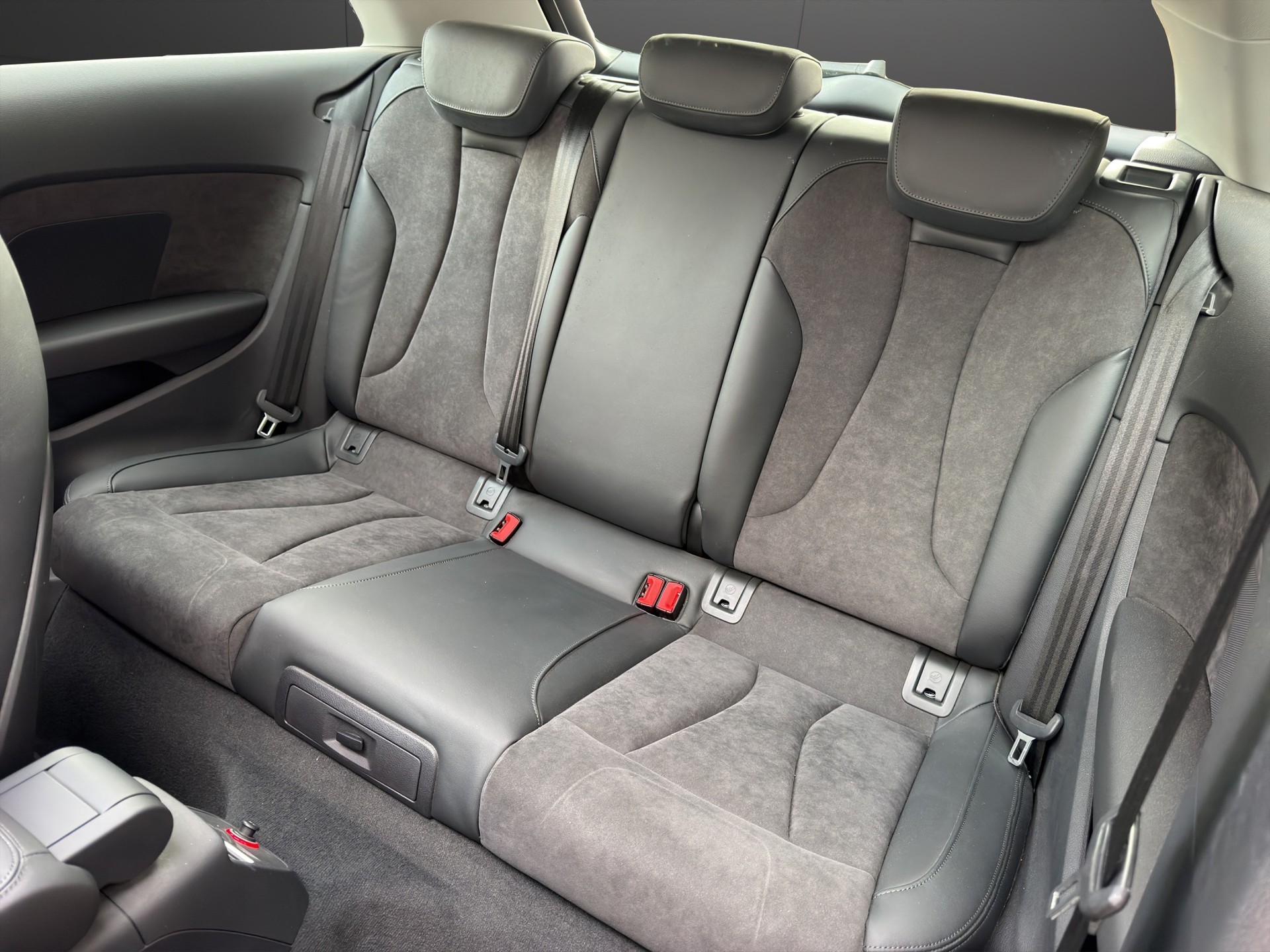 AUDI A3 1.8 TFSI S Line quattro S-tronic Panorama Dach-image-16