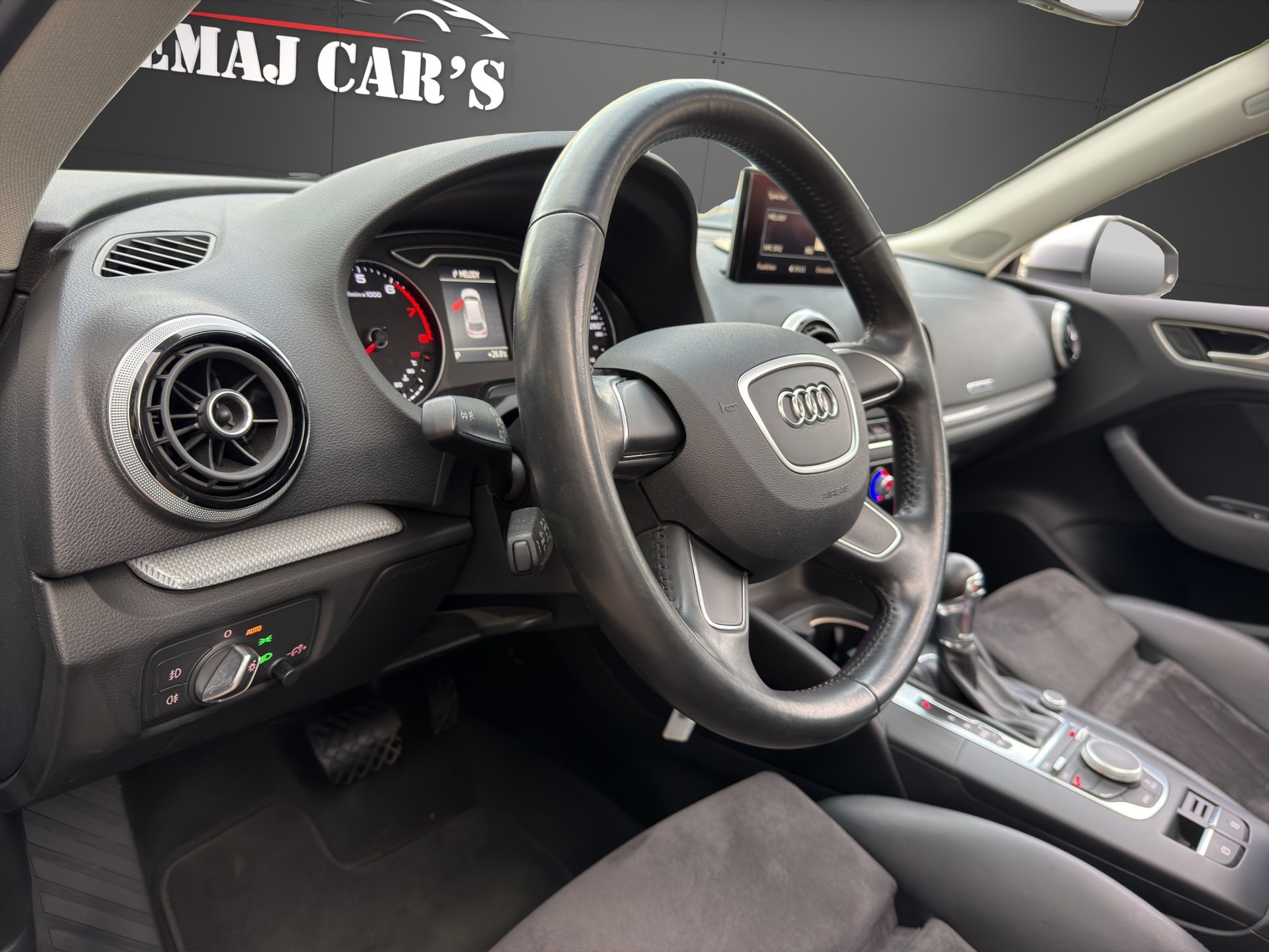 AUDI A3 1.8 TFSI S Line quattro S-tronic Panorama Dach-image-14