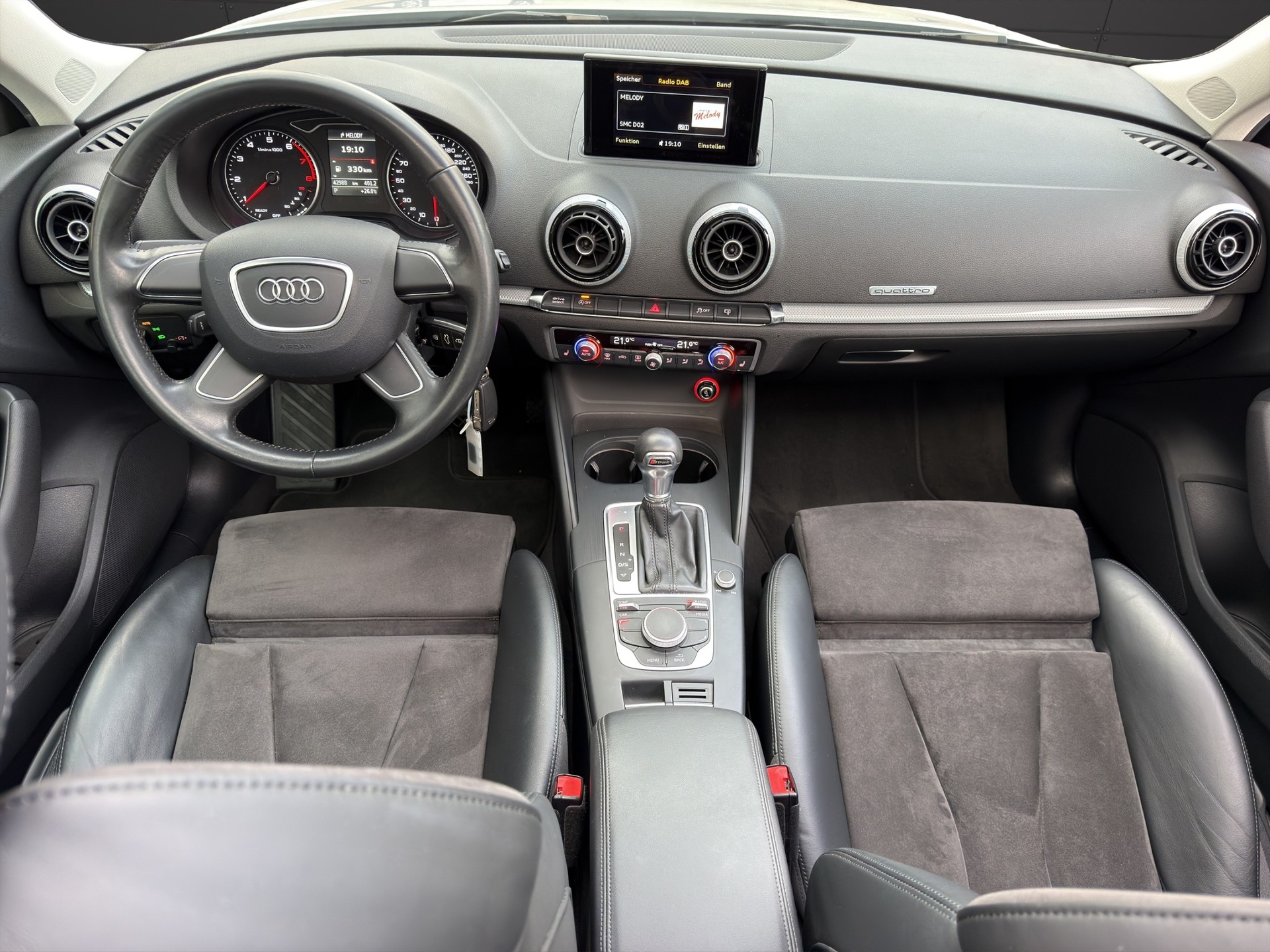 AUDI A3 1.8 TFSI S Line quattro S-tronic Panorama Dach-image-8