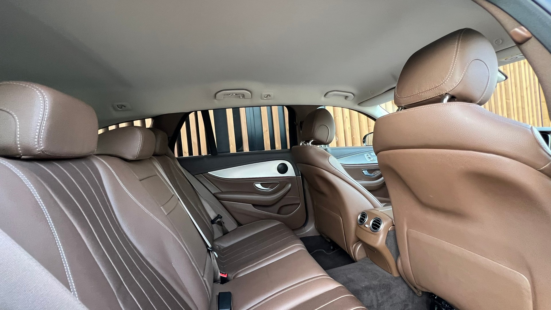 MERCEDES-BENZ E 220 d SWISS STAR AVANTGARDE 4MATIC 9G-TRONIC l 194 PS-image-27