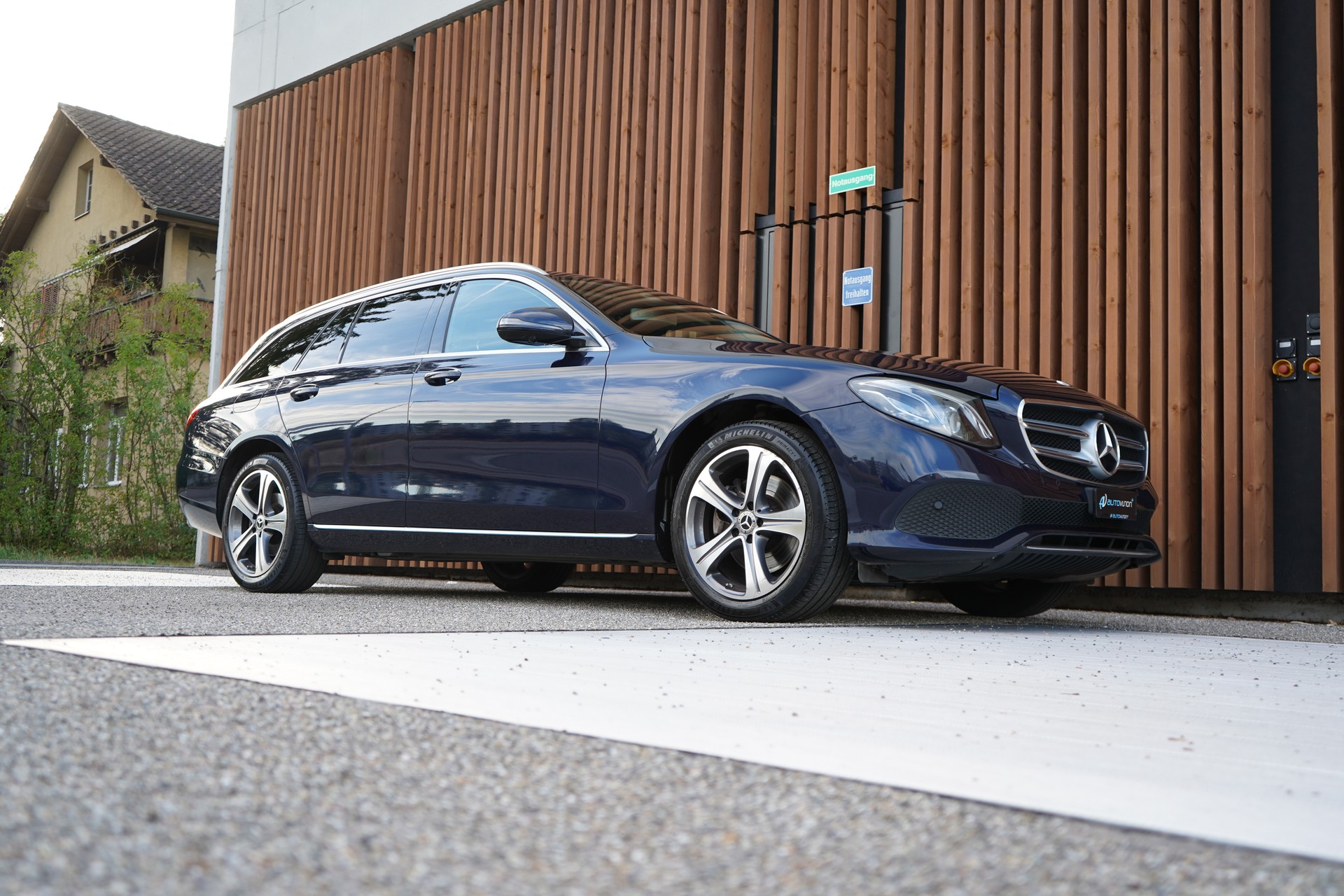 MERCEDES-BENZ E 220 d SWISS STAR AVANTGARDE 4MATIC 9G-TRONIC l 194 PS-image-10