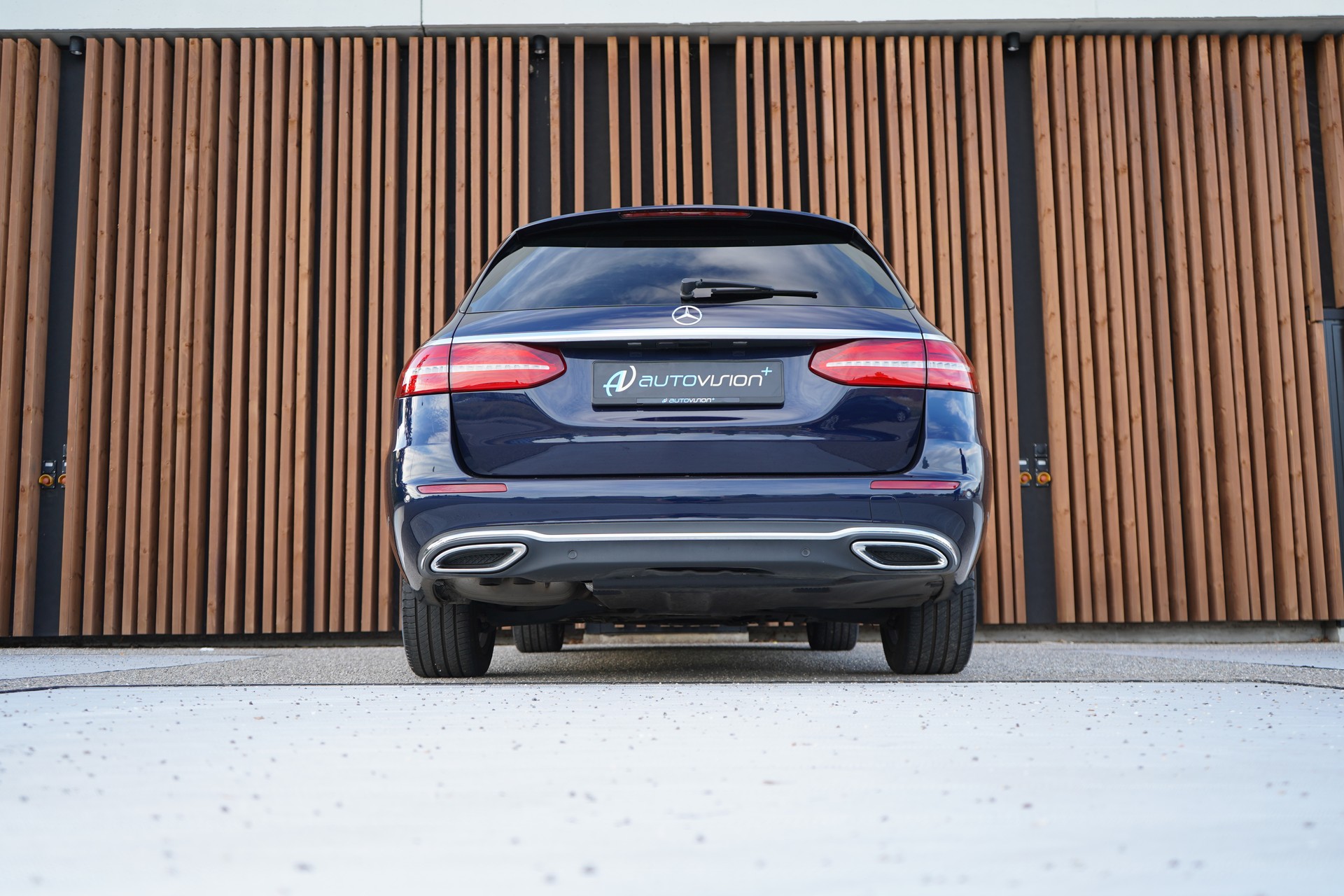 MERCEDES-BENZ E 220 d SWISS STAR AVANTGARDE 4MATIC 9G-TRONIC l 194 PS-image-15