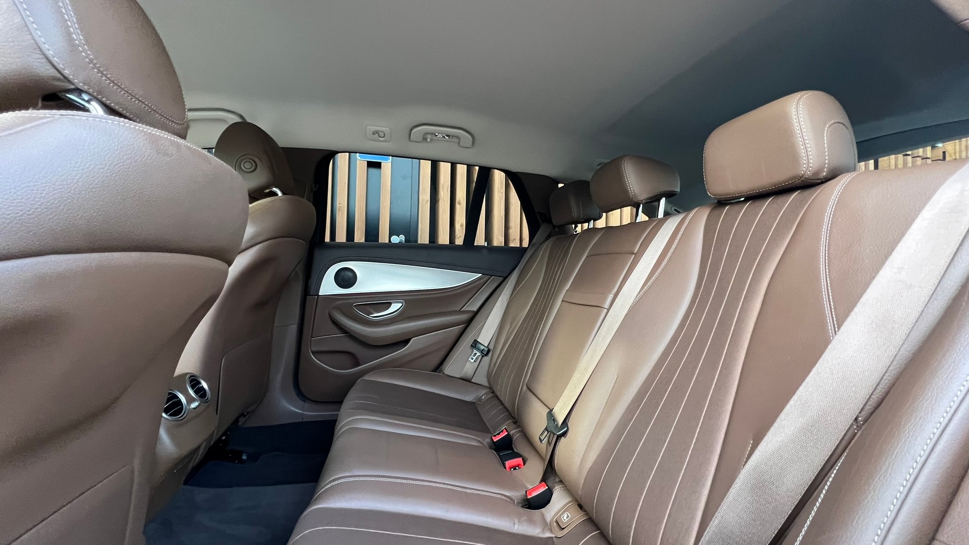 MERCEDES-BENZ E 220 d SWISS STAR AVANTGARDE 4MATIC 9G-TRONIC l 194 PS-image-28