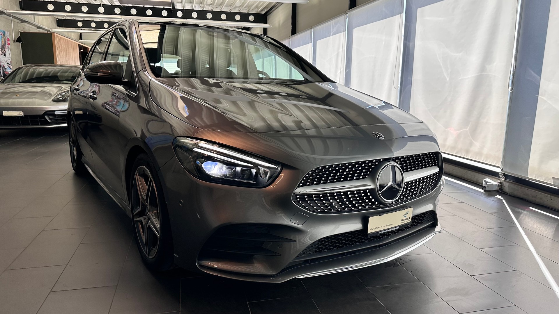 MERCEDES-BENZ B 220 AMG Line 4matic-image-26