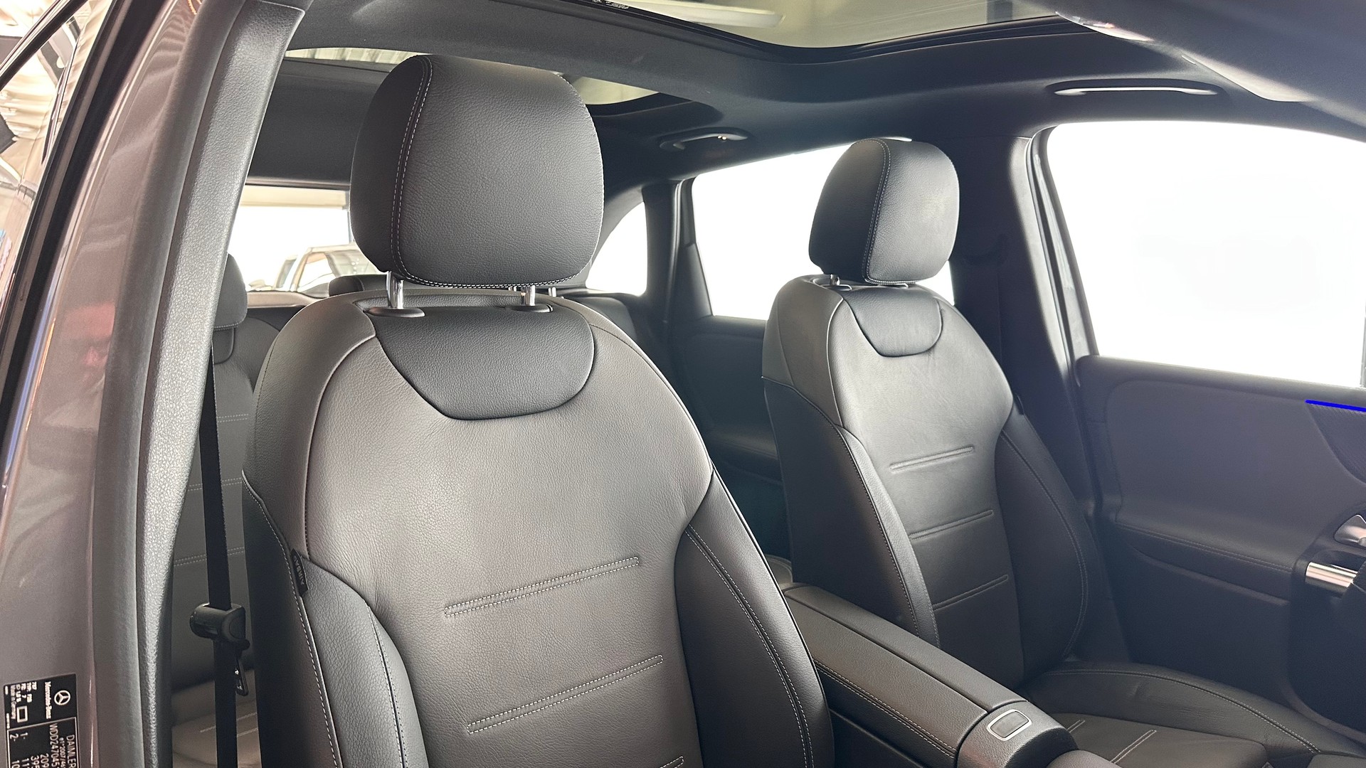 MERCEDES-BENZ B 220 AMG Line 4matic-image-1